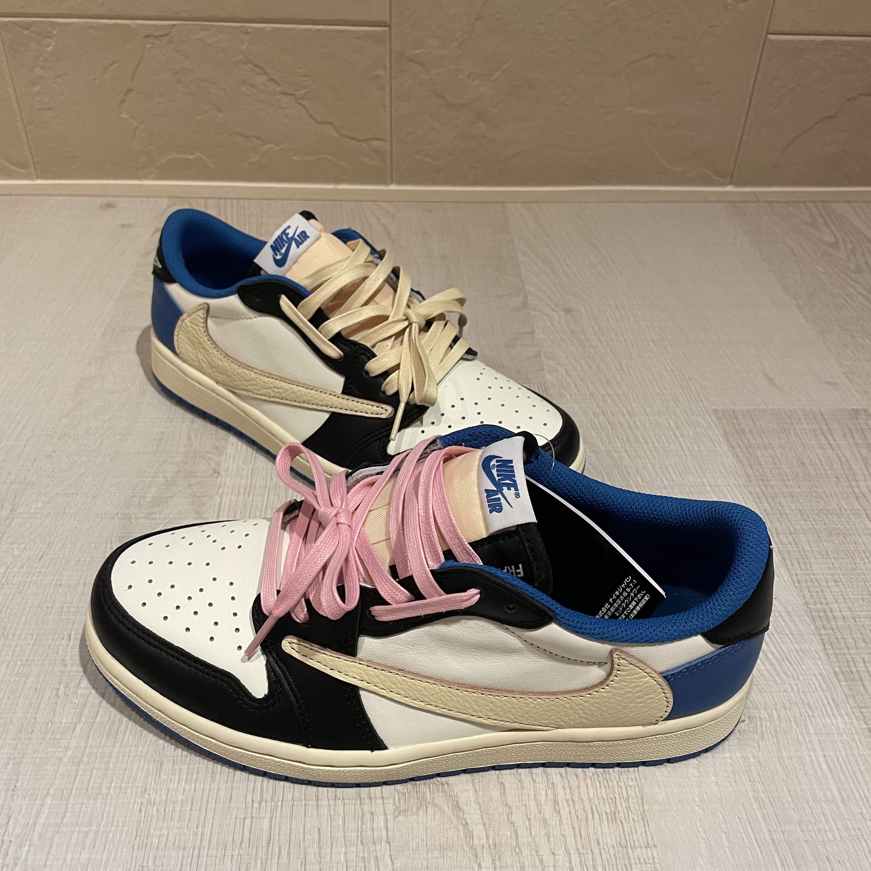 Jordan 1 x Travis Scott x Fragment Retro Low OG SP Military Blue 착용 스타일 - 1