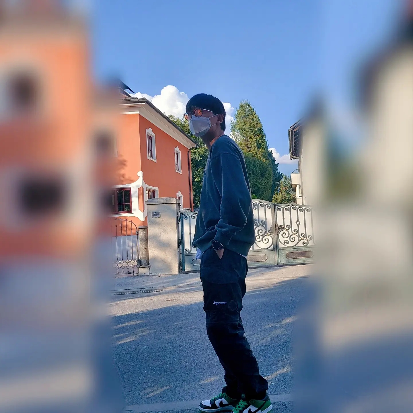 Supreme x The North Face Pigment Printed Crewneck Black - 21SS, Supreme Mesh Pocket Belted Cargo Pants Black - 21SS 착용 스타일 - 1