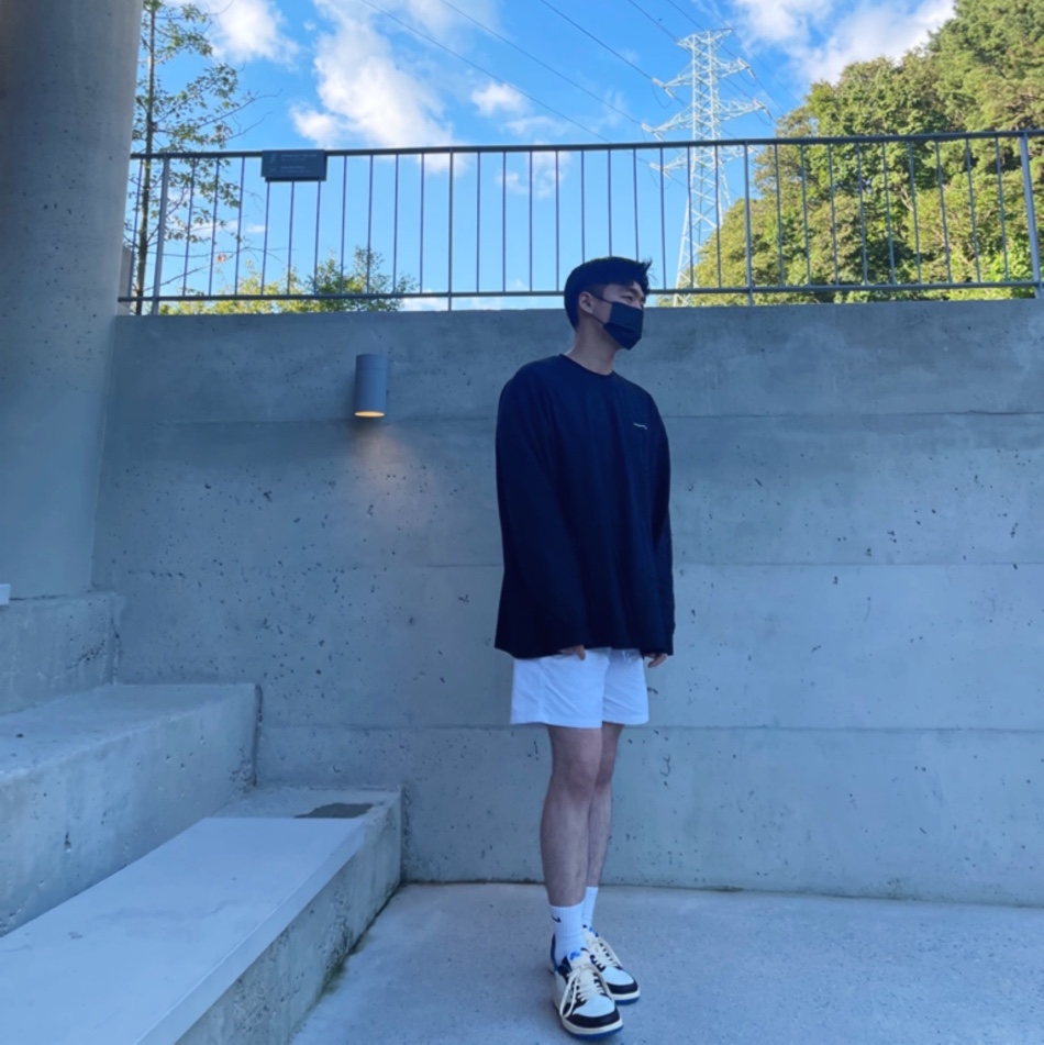 Jordan 1 x Travis Scott x Fragment Retro Low OG SP Military Blue 착용 스타일 - 2