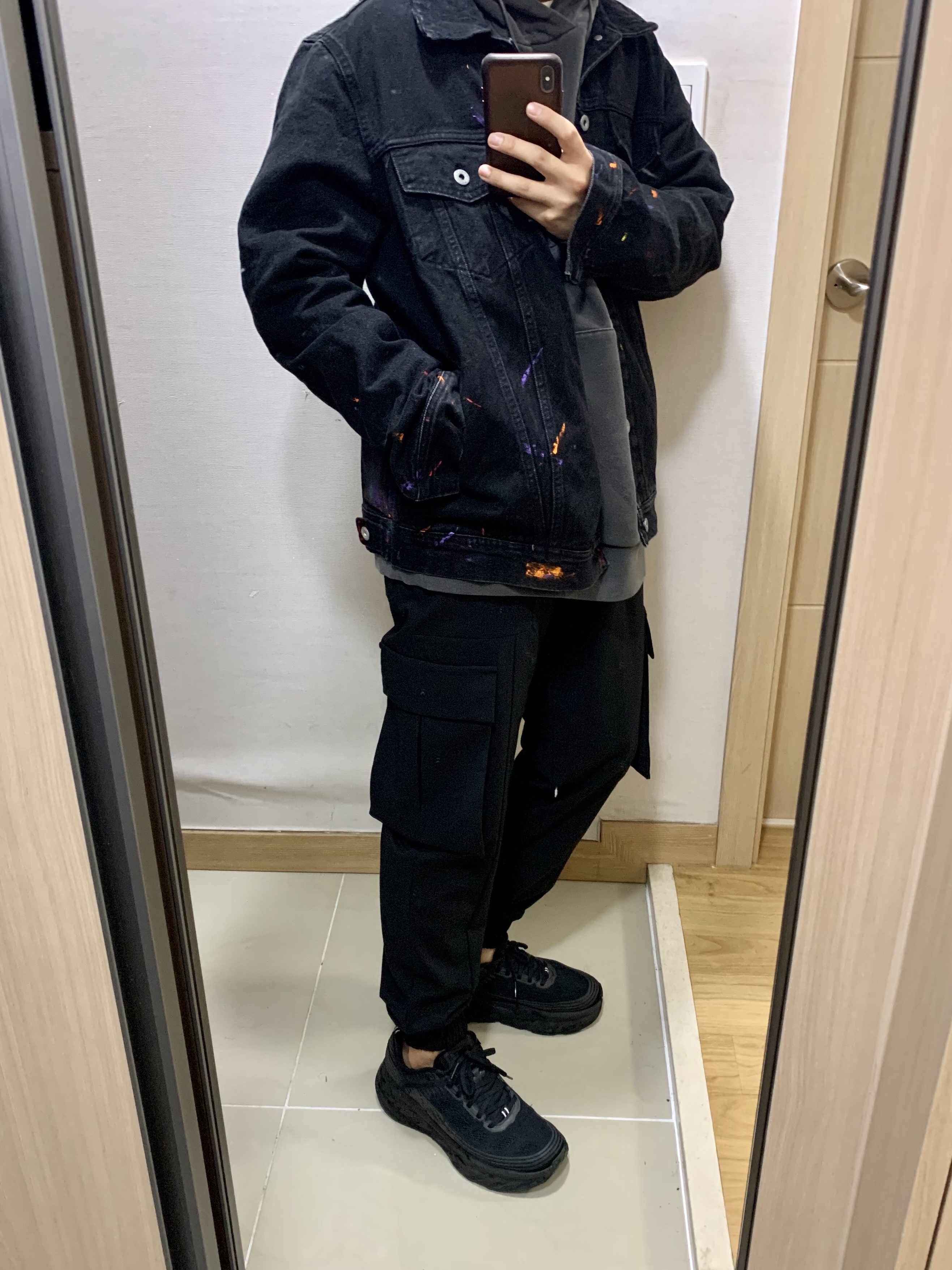 Hoka Bondi 6 Black 착용 스타일