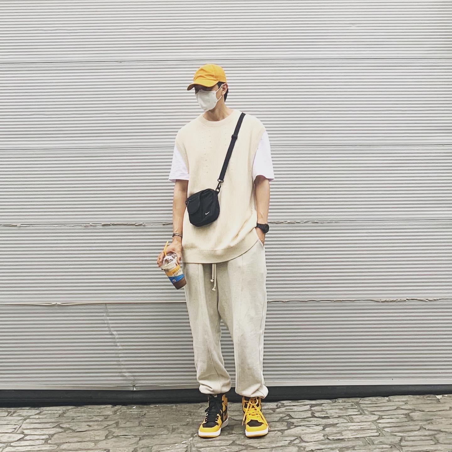 Jordan 1 Retro High OG Pollen, Nike SB Heritage 86 Corduroy WSD Cap Chutney 착용 스타일 - 1