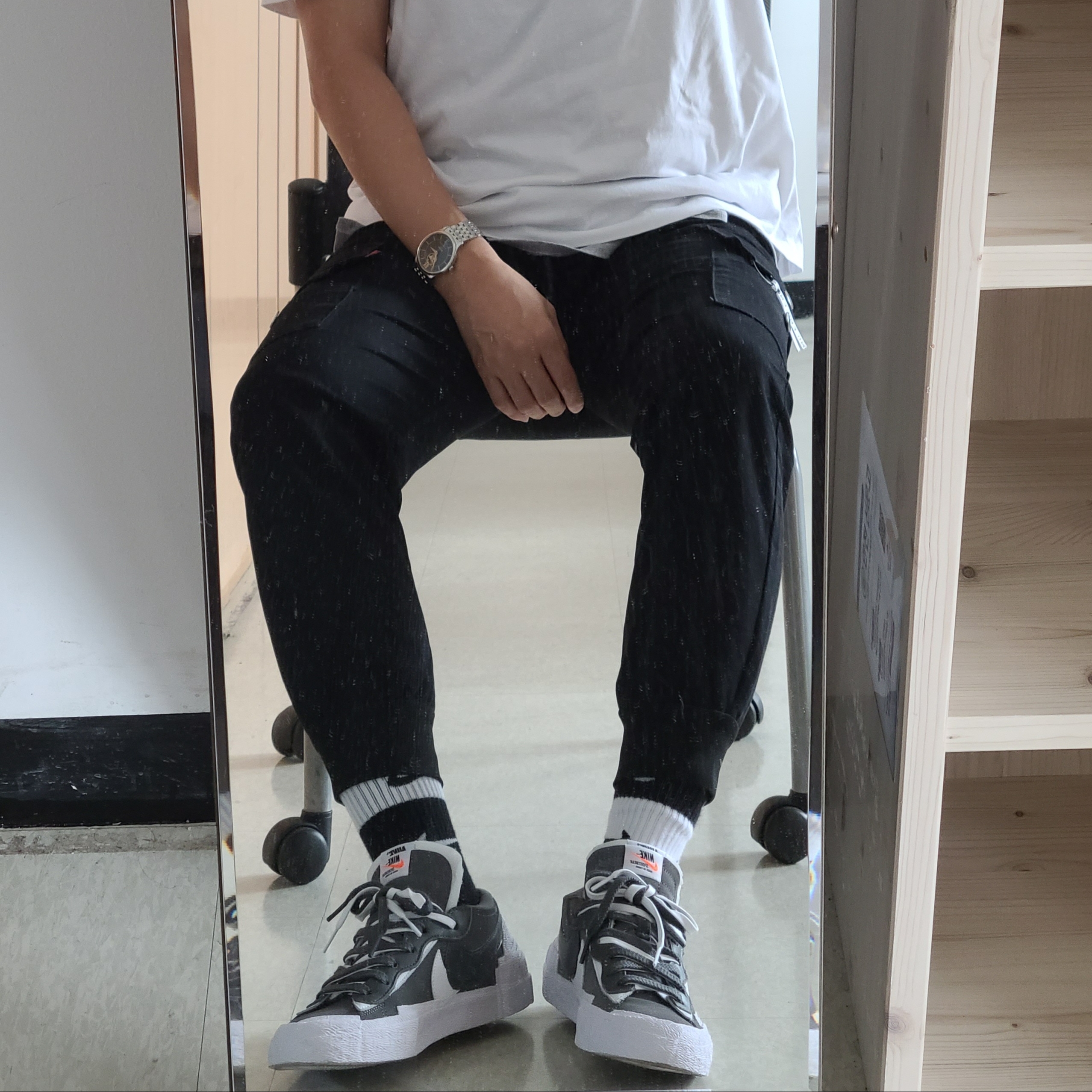Nike x Sacai Blazer Low Iron Grey 착용 스타일 - 1
