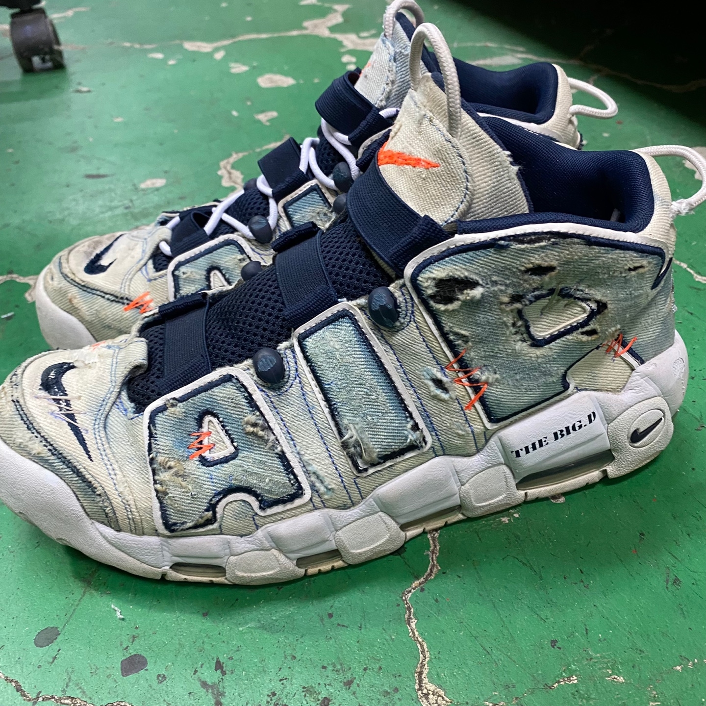 Nike Air More Uptempo 96 Denim 착용 스타일 - 4
