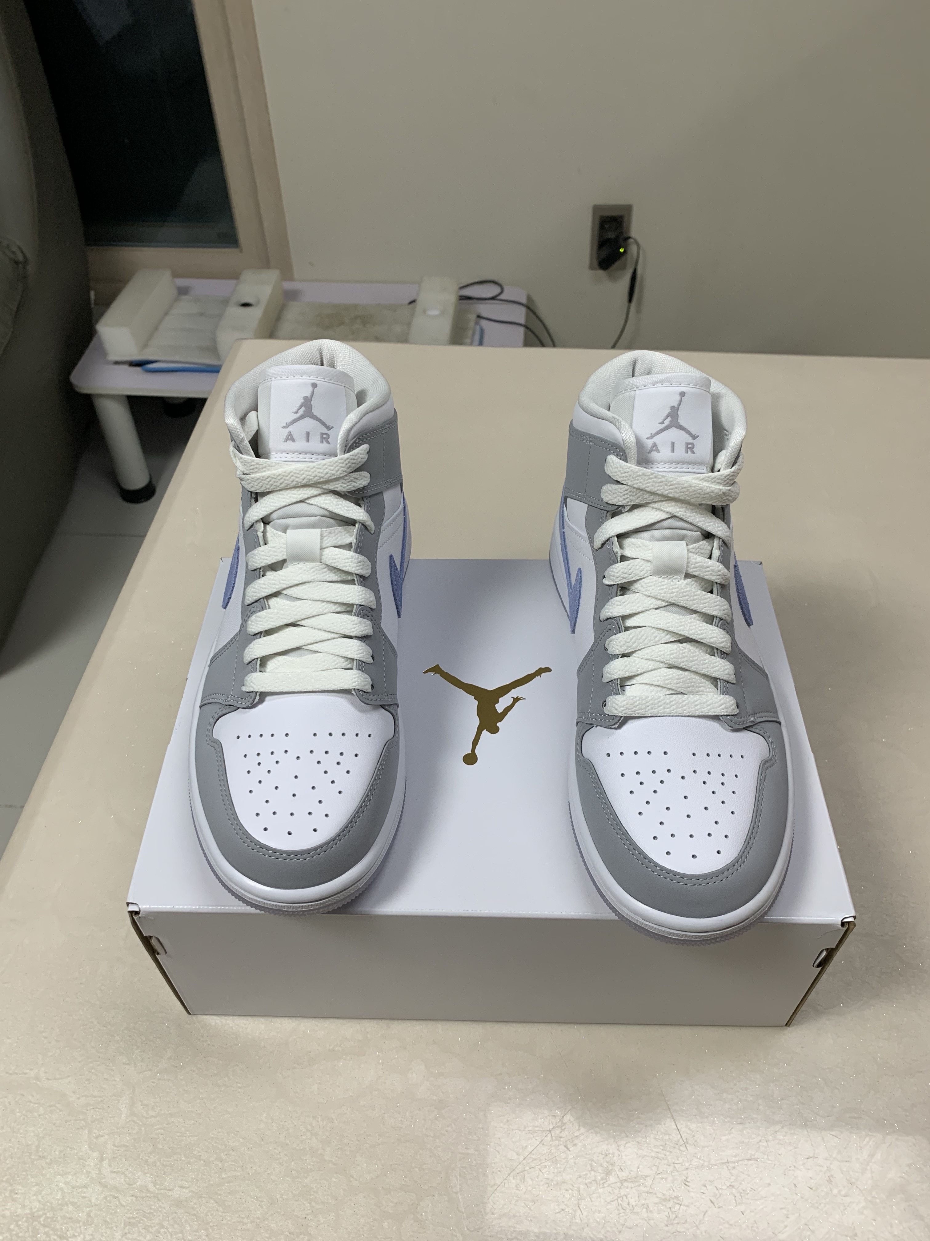 (W) Jordan 1 Mid Wolf Grey 착용 스타일 - 3