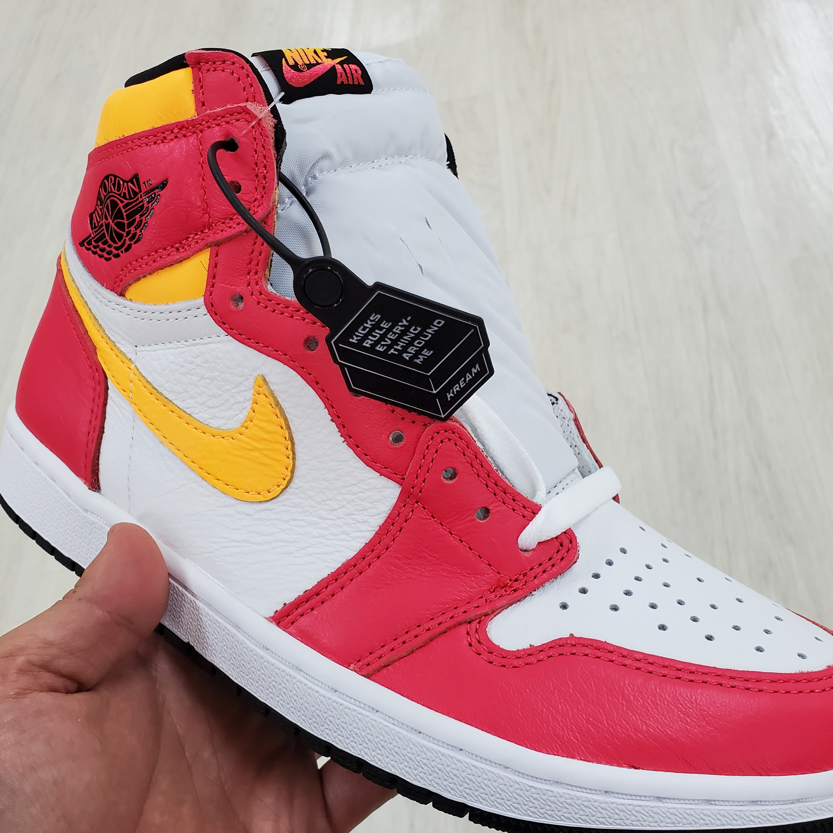 Jordan 1 Retro High OG Light Fusion Red 착용 스타일