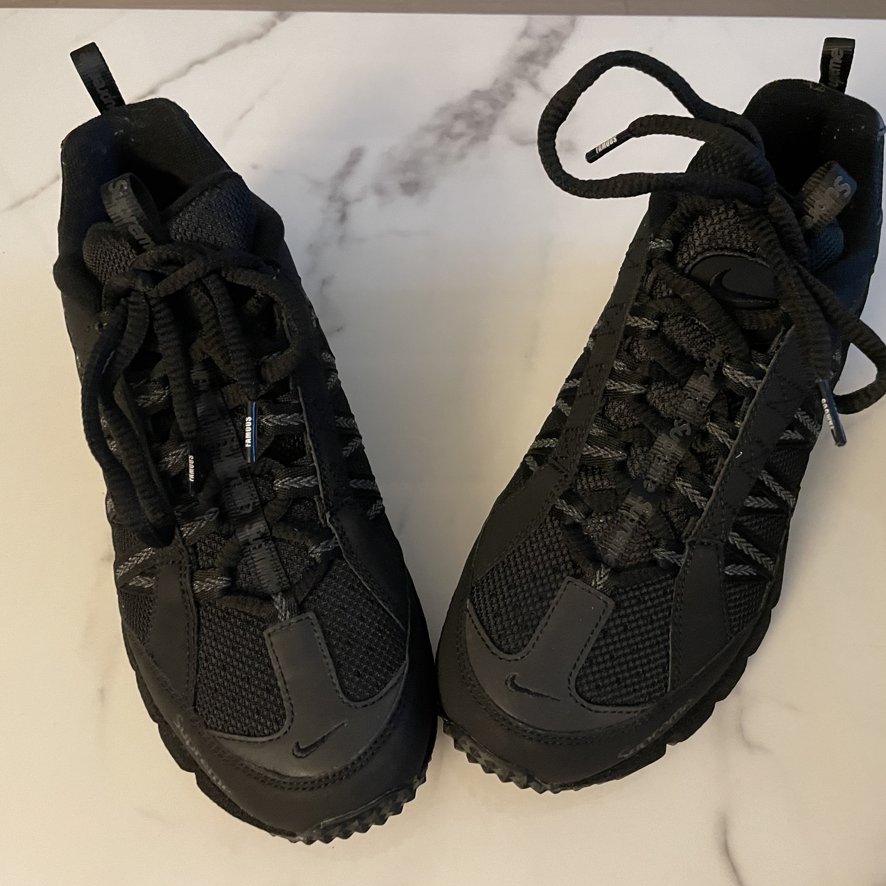 Nike x Supreme Air Humara 17 Black 착용 스타일 - 2