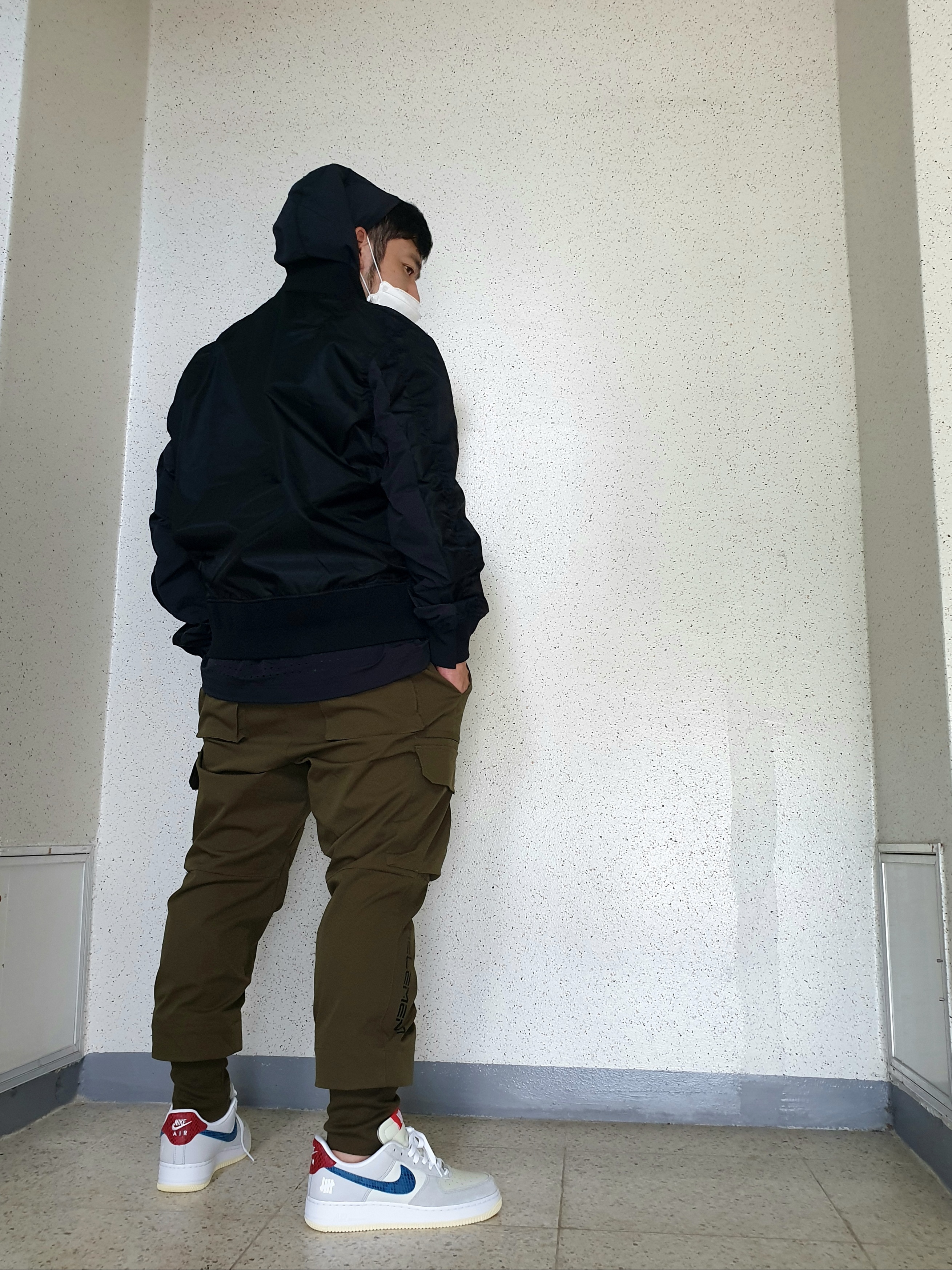 Nike x Sacai NRG Layered Bomber Jacket Black - US/EU, Nike x Undefeated Air Force 1 Low SP 5 On It 착용 스타일 - 2