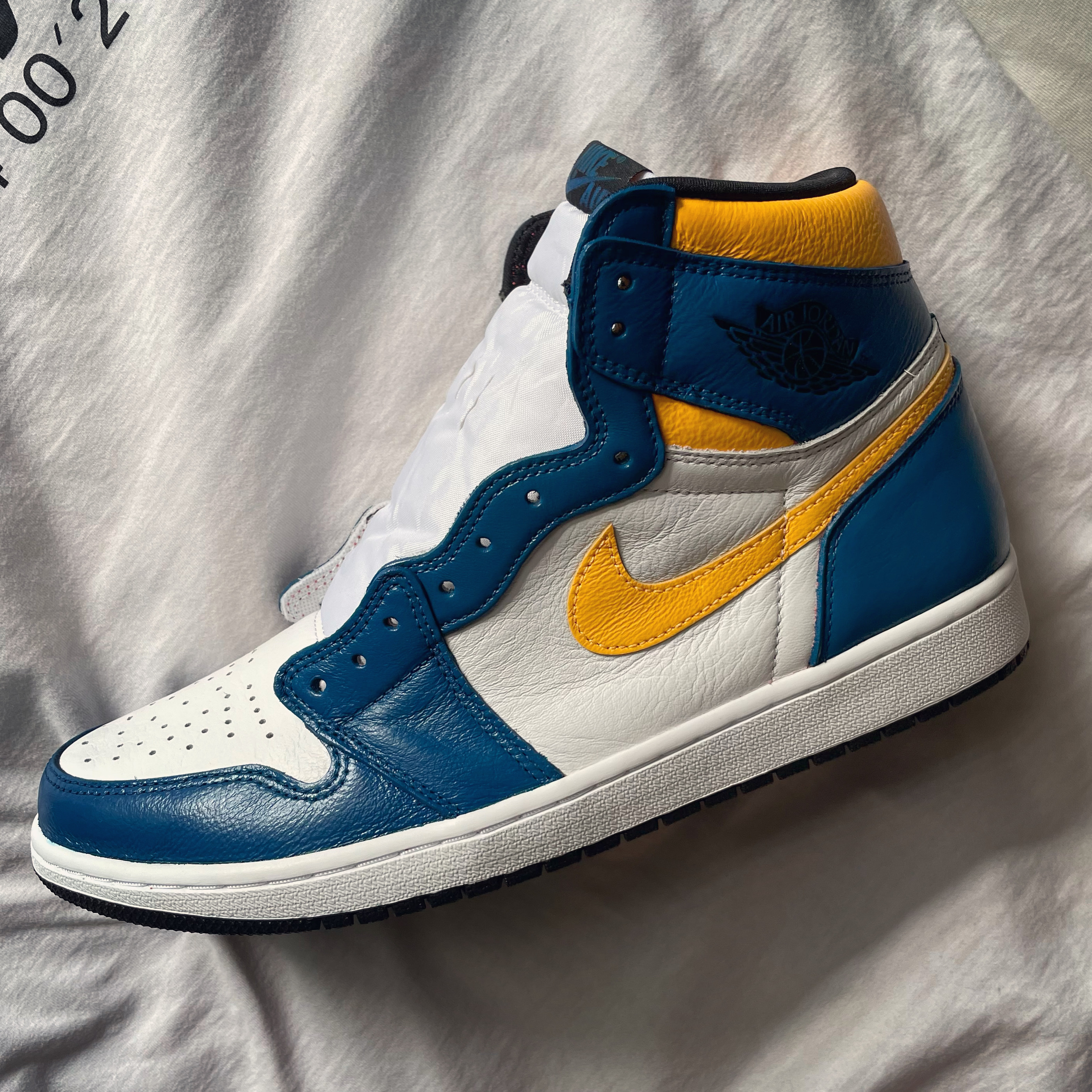 Jordan 1 Retro High OG Light Fusion Red 착용 스타일