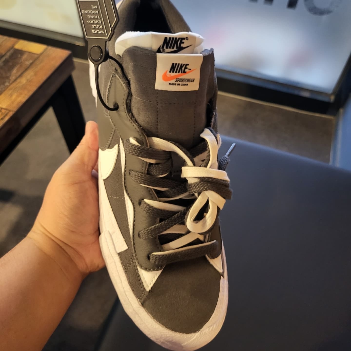 Nike x Sacai Blazer Low Iron Grey 착용 스타일 - 3
