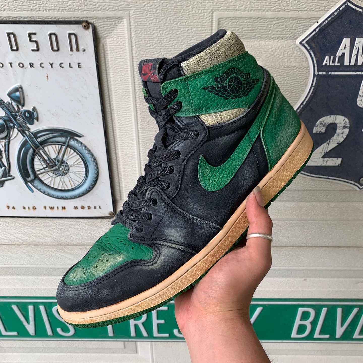 Jordan 1 Retro High OG Pine Green Black 착용 스타일 - 5