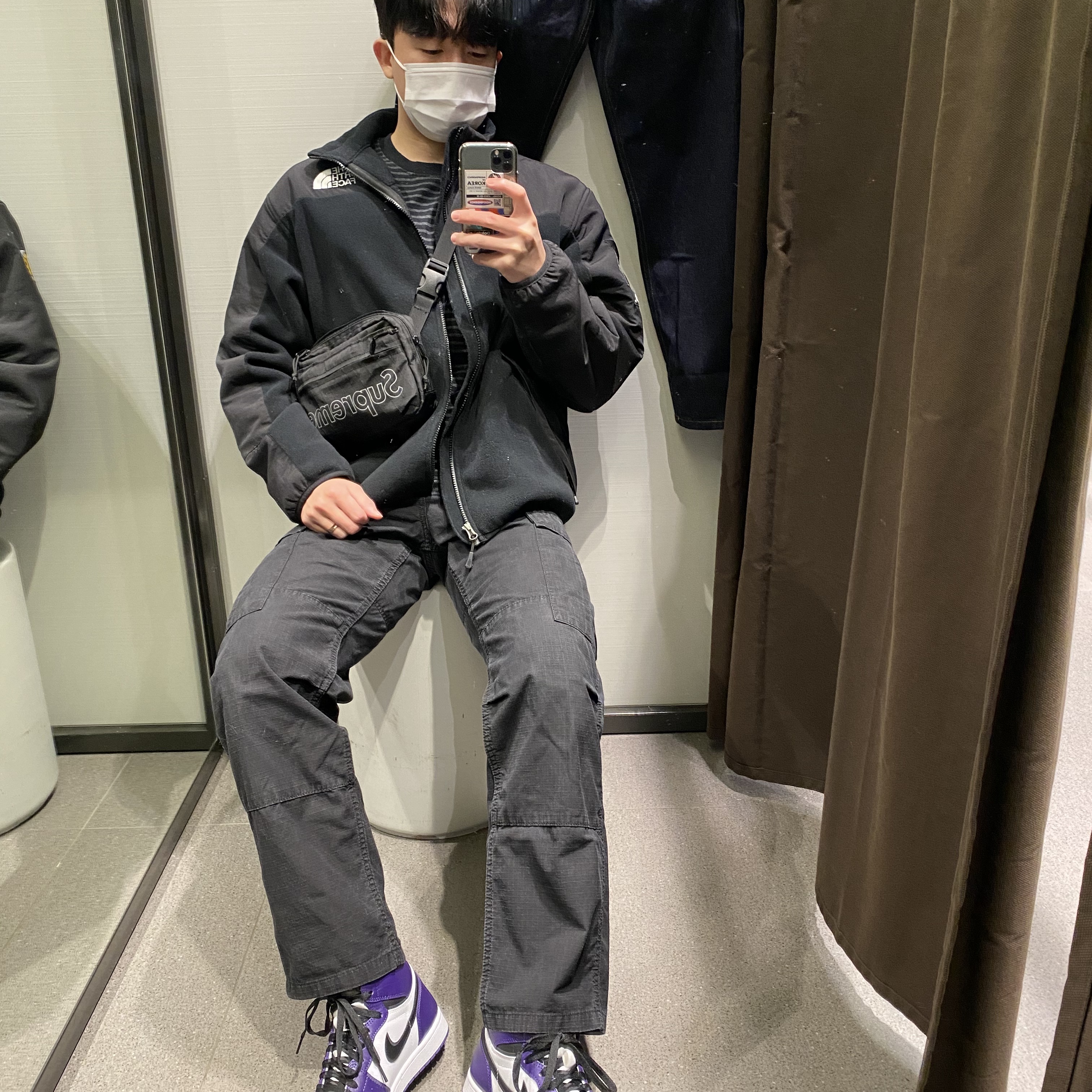 Jordan 1 Retro High OG Court Purple 2020, Supreme Shoulder Bag Black - 18FW 착용 스타일