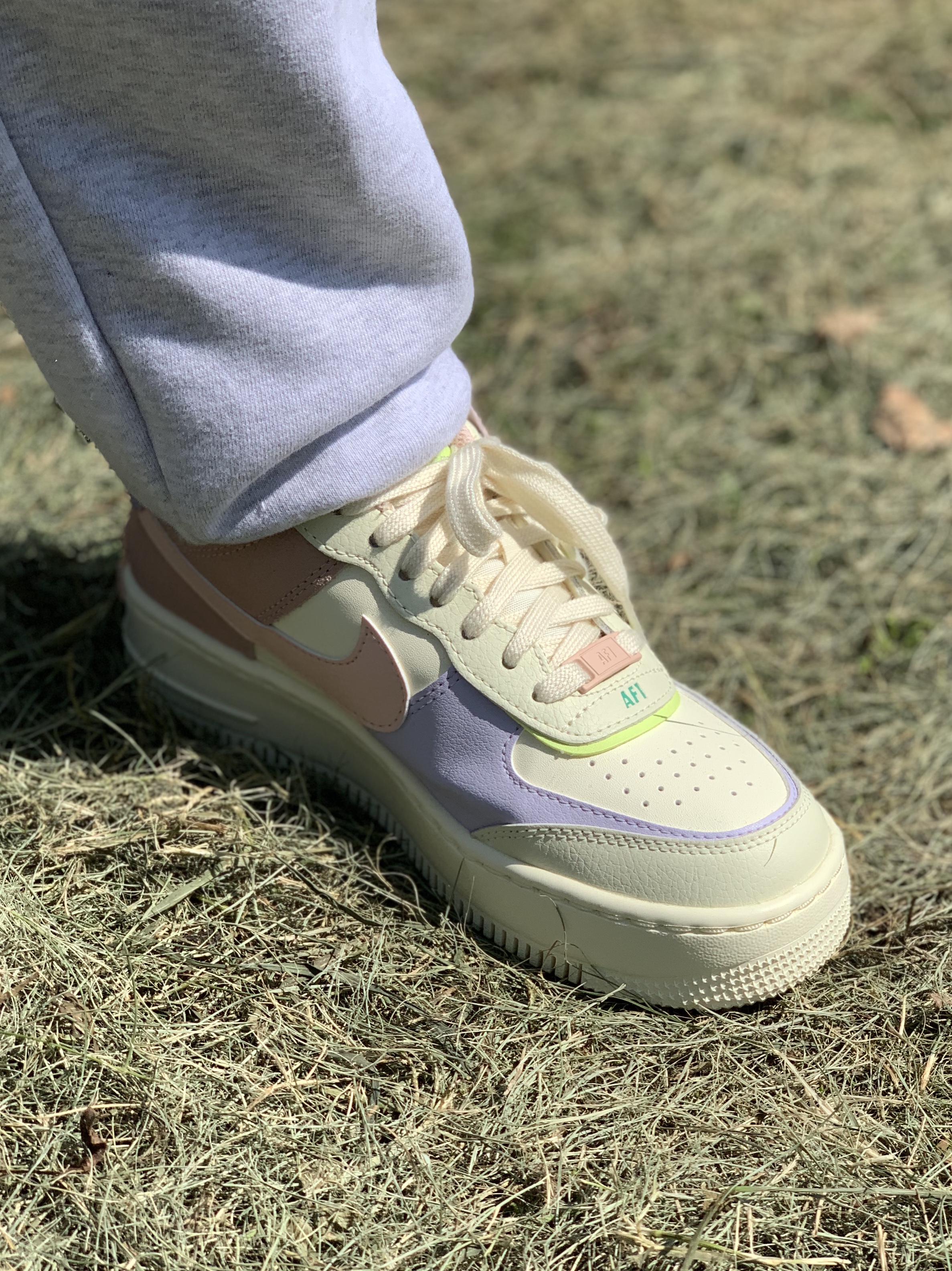 (W) Nike Air Force 1 Shadow Cashmere 착용 스타일 - 2