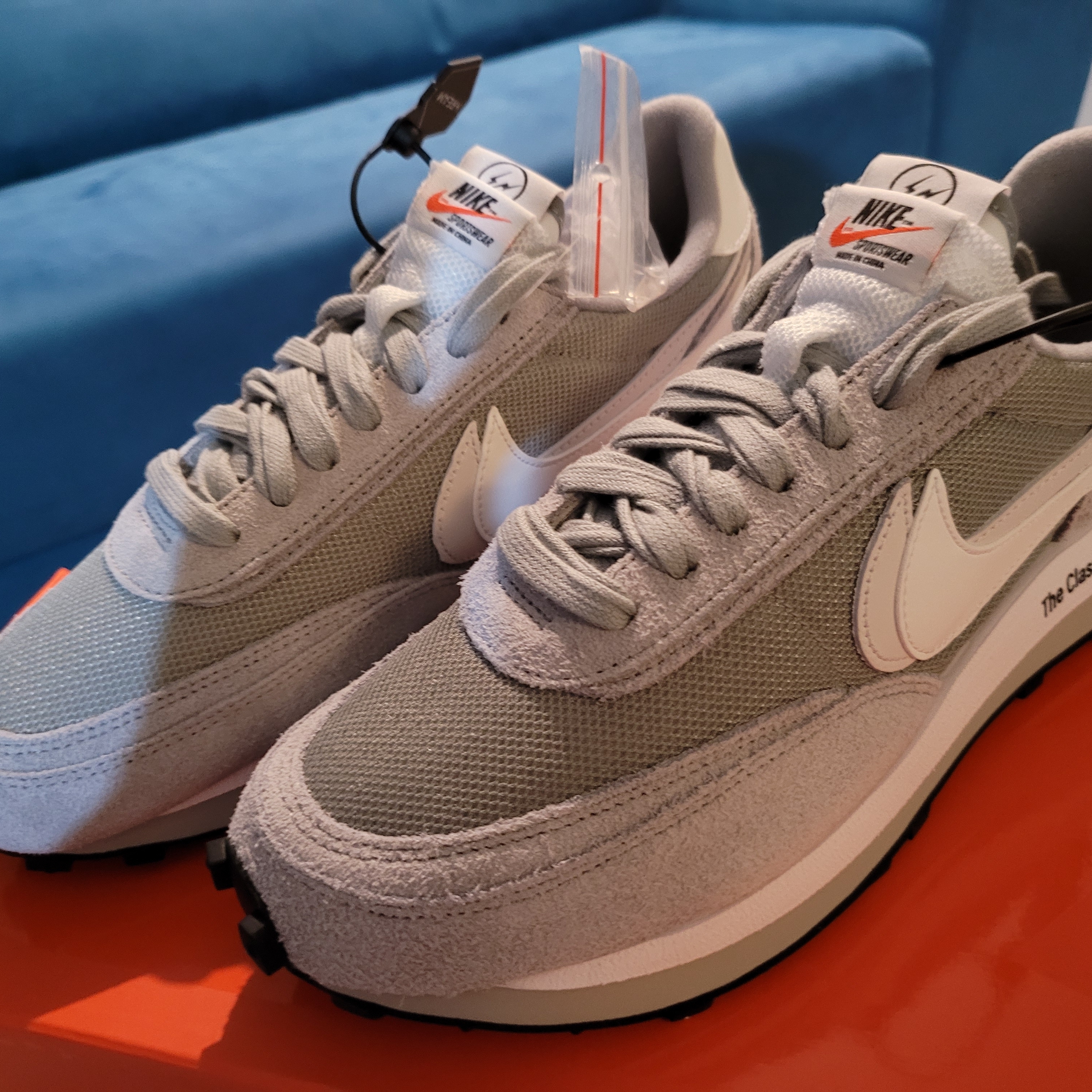 Nike x Sacai x Fragment LDWaffle Light Smoke Grey 착용 스타일 - 2