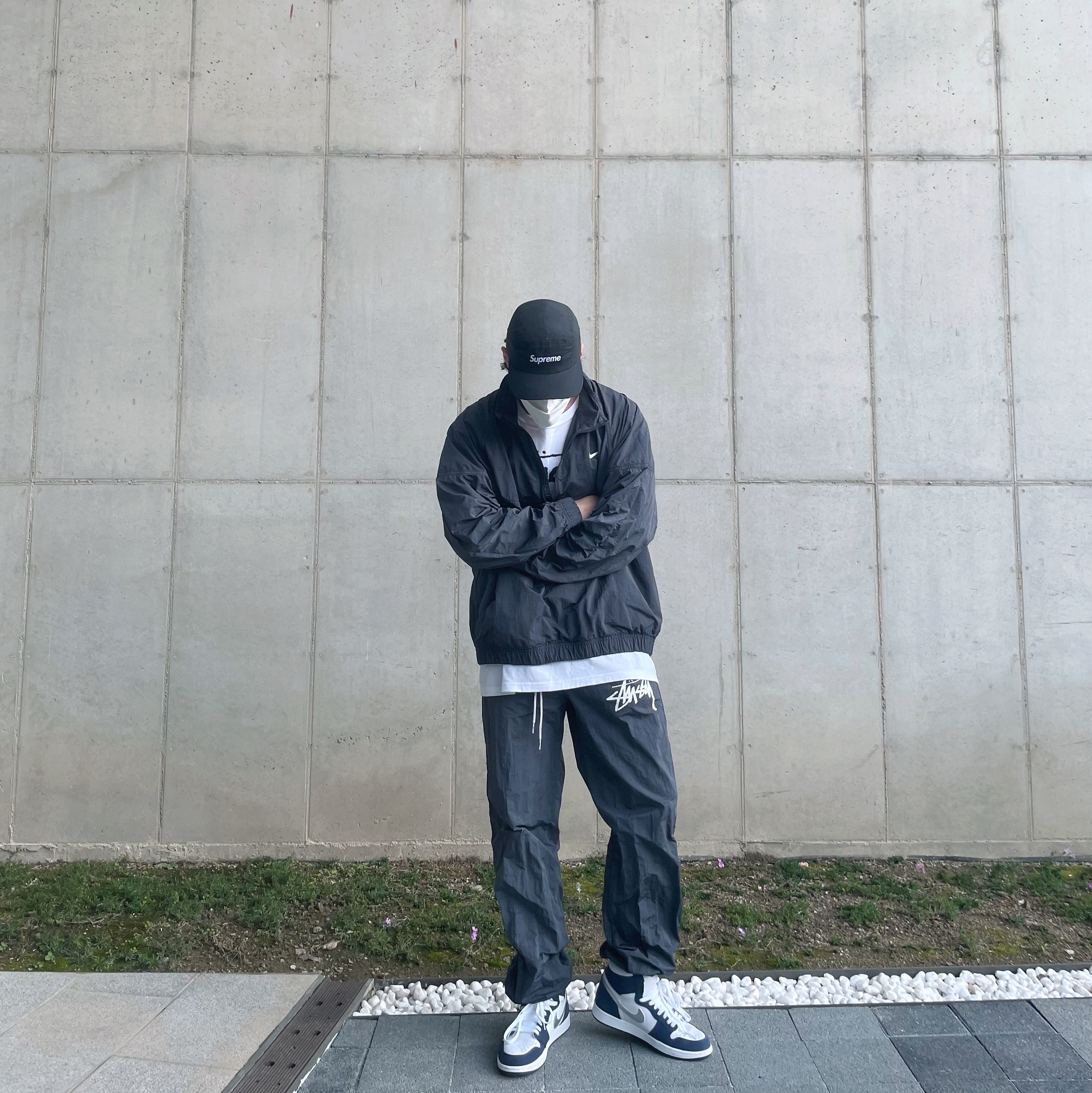 Nike x Stussy Windrunner Jacket Off Noir, Nike x Stussy Beach Pants Off Noir 착용 스타일 - 2