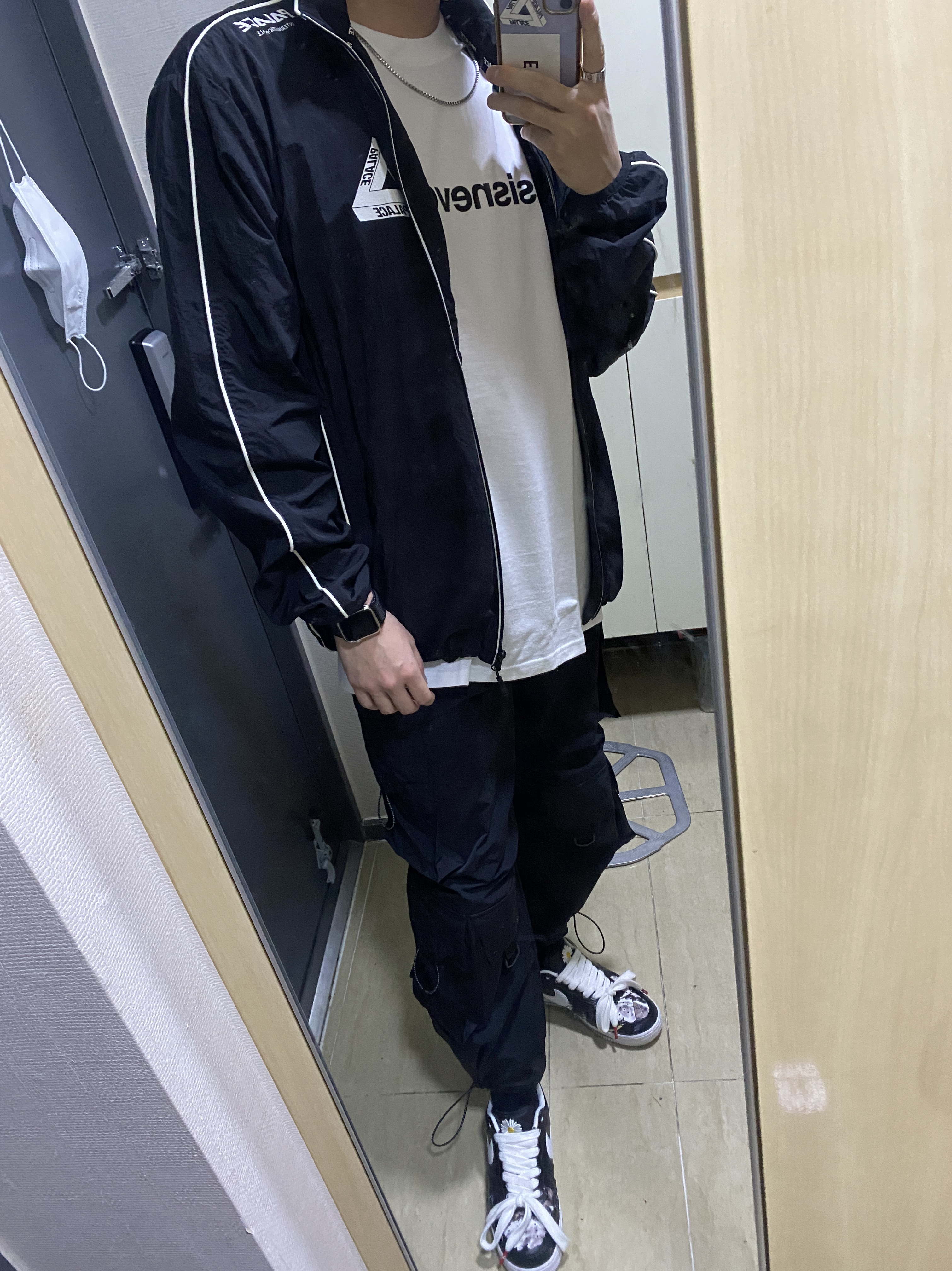 Nike x Peaceminusone Air Force 1 Low Para-Noise 착용 스타일