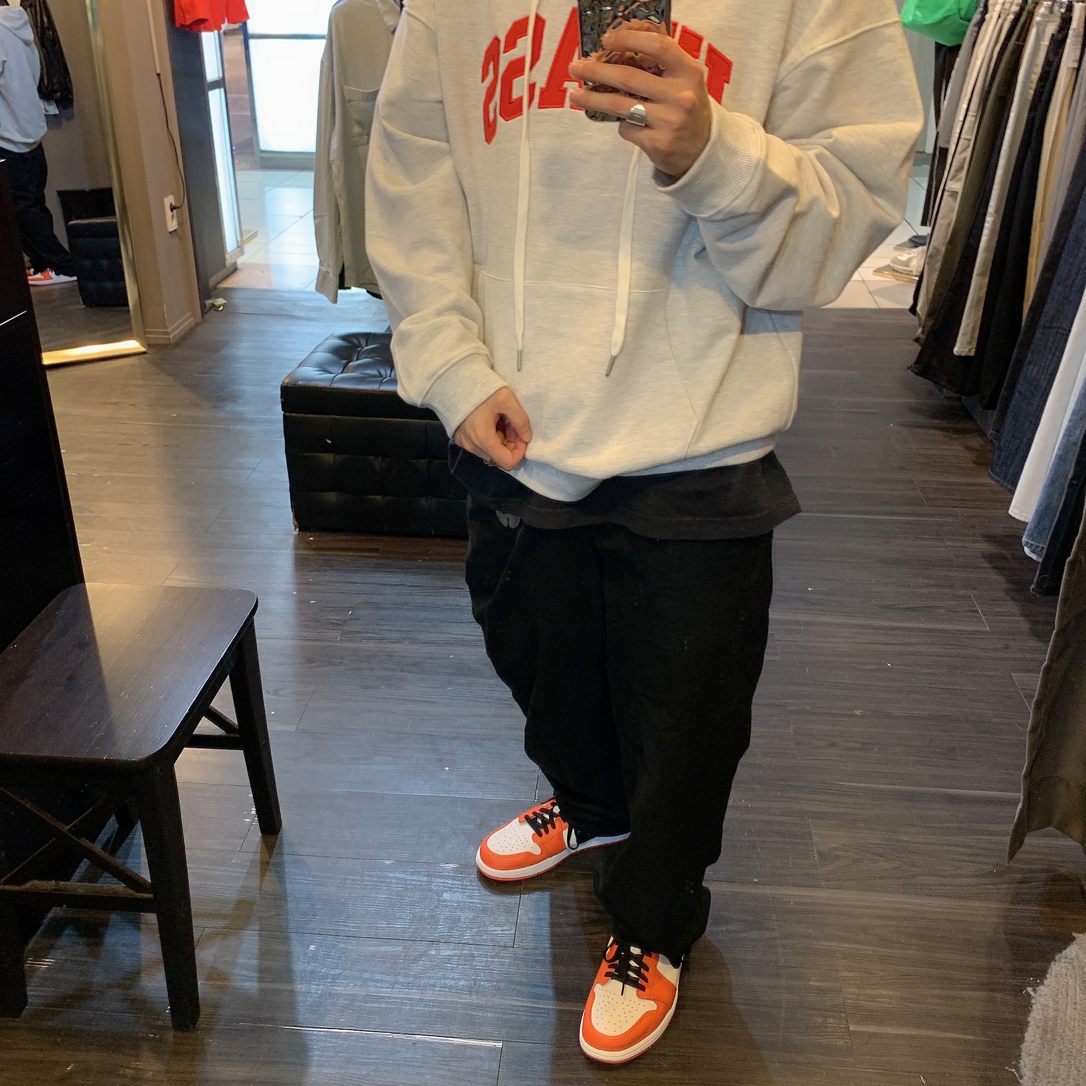 Jordan 1 Low OG Starfish 착용 스타일 - 3