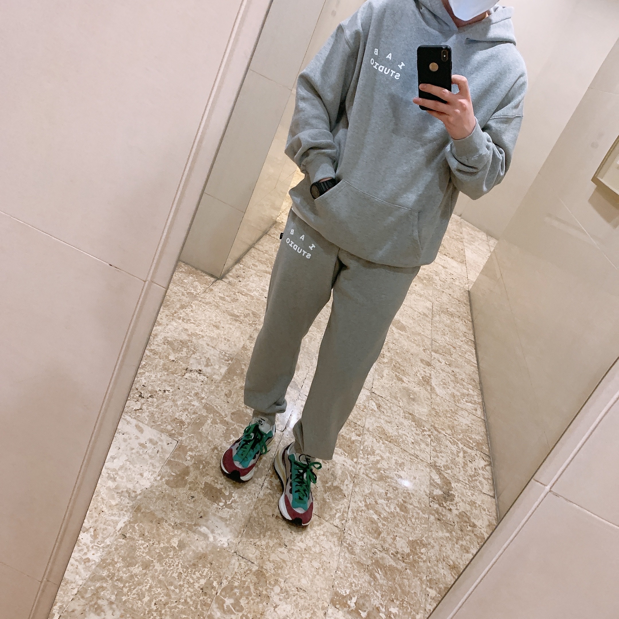 IAB Studio Hoodie Gray - 21SS, IAB Studio Sweatpants Gray - 21SS 착용 스타일 - 3