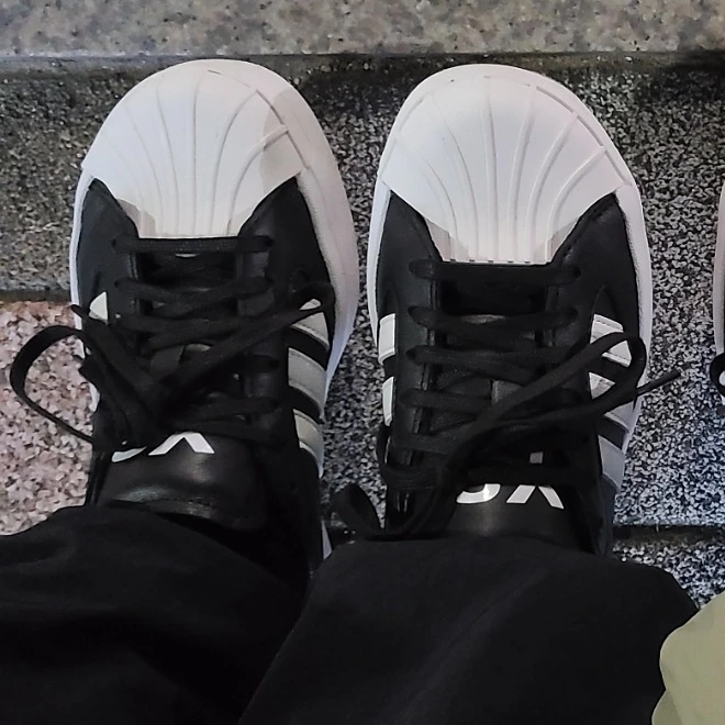 Y-3 Yohji Star Black White 착용 스타일 - 3