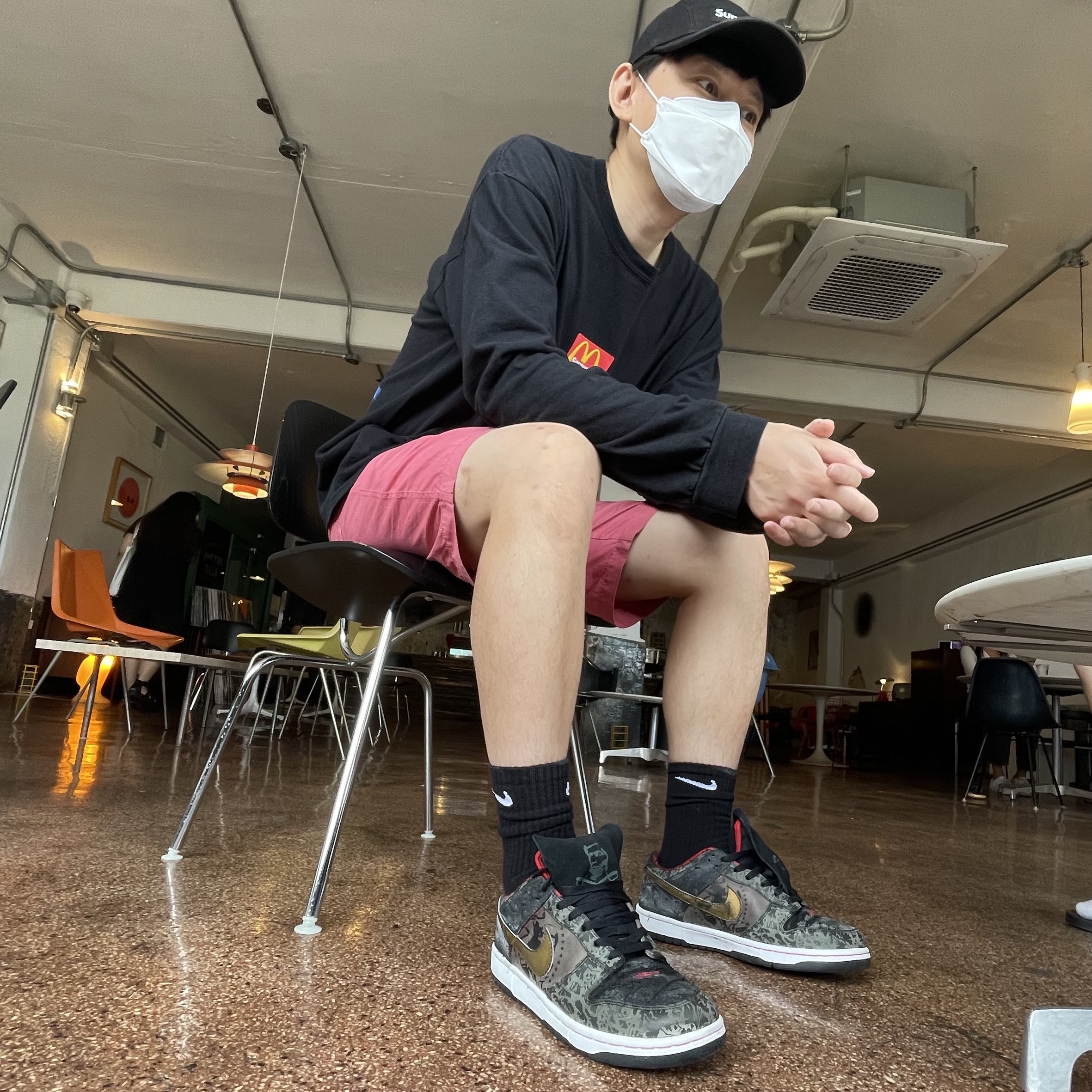 Nike x SBTG Dunk SB Low, Supreme Washed Chino Twill Camp Cap Black 착용 스타일 - 1