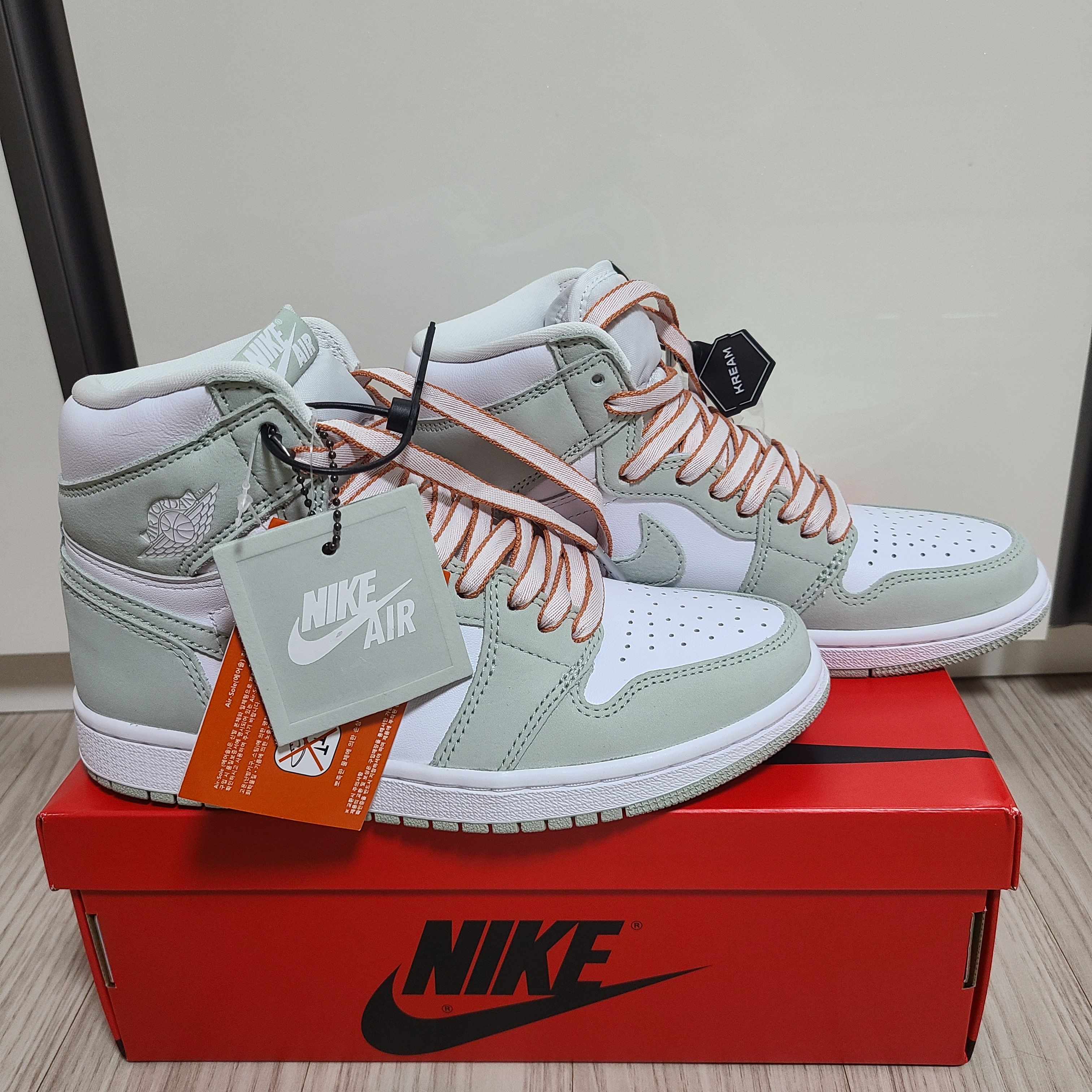 (W) Jordan 1 Retro High OG Seafoam 착용 스타일