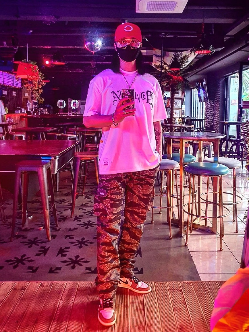 Jordan 1 x Travis Scott Retro High OG SP Mocha 착용 스타일
