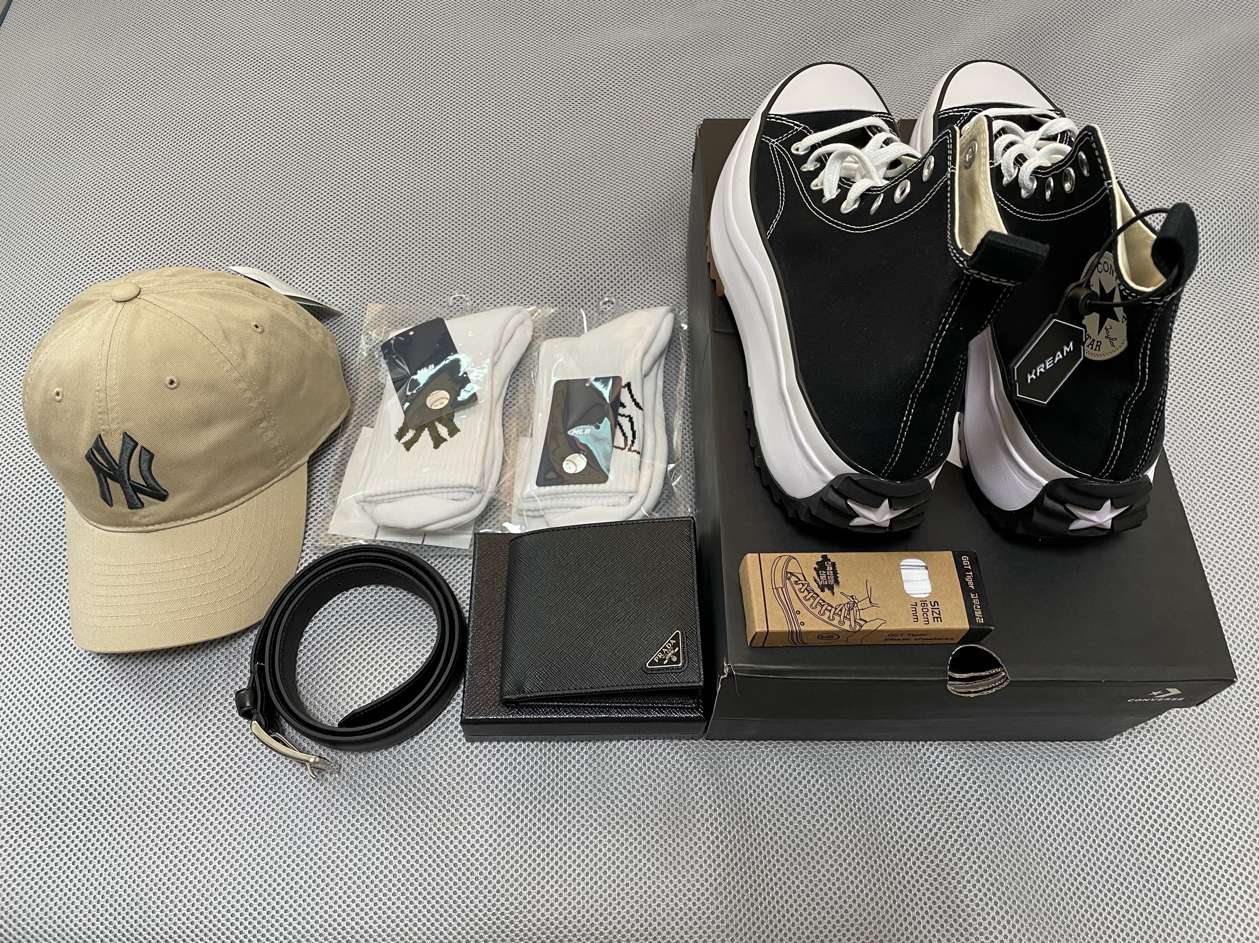 Converse Run Star Hike Hi Black White Gum 착용 스타일