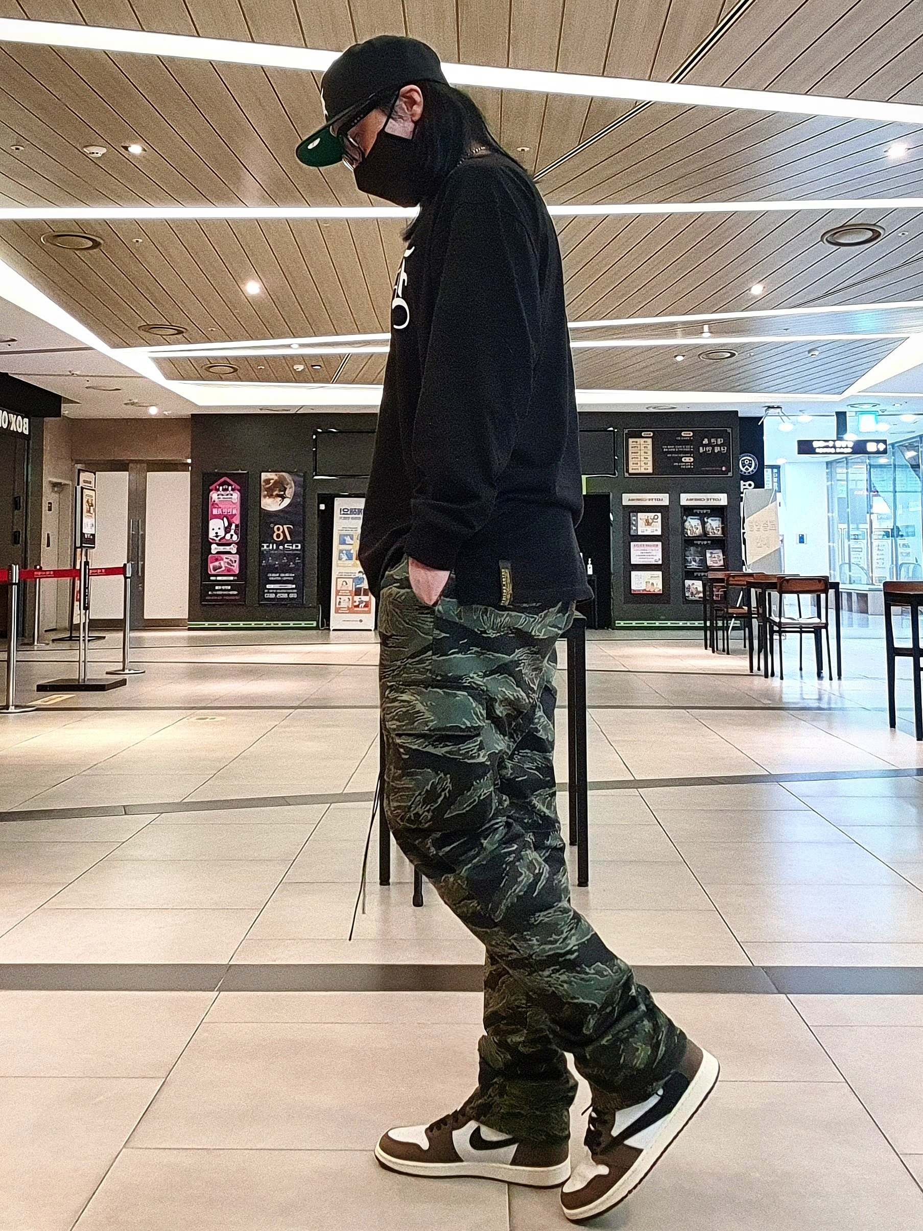 Jordan 1 x Travis Scott Retro High OG SP Mocha 착용 스타일