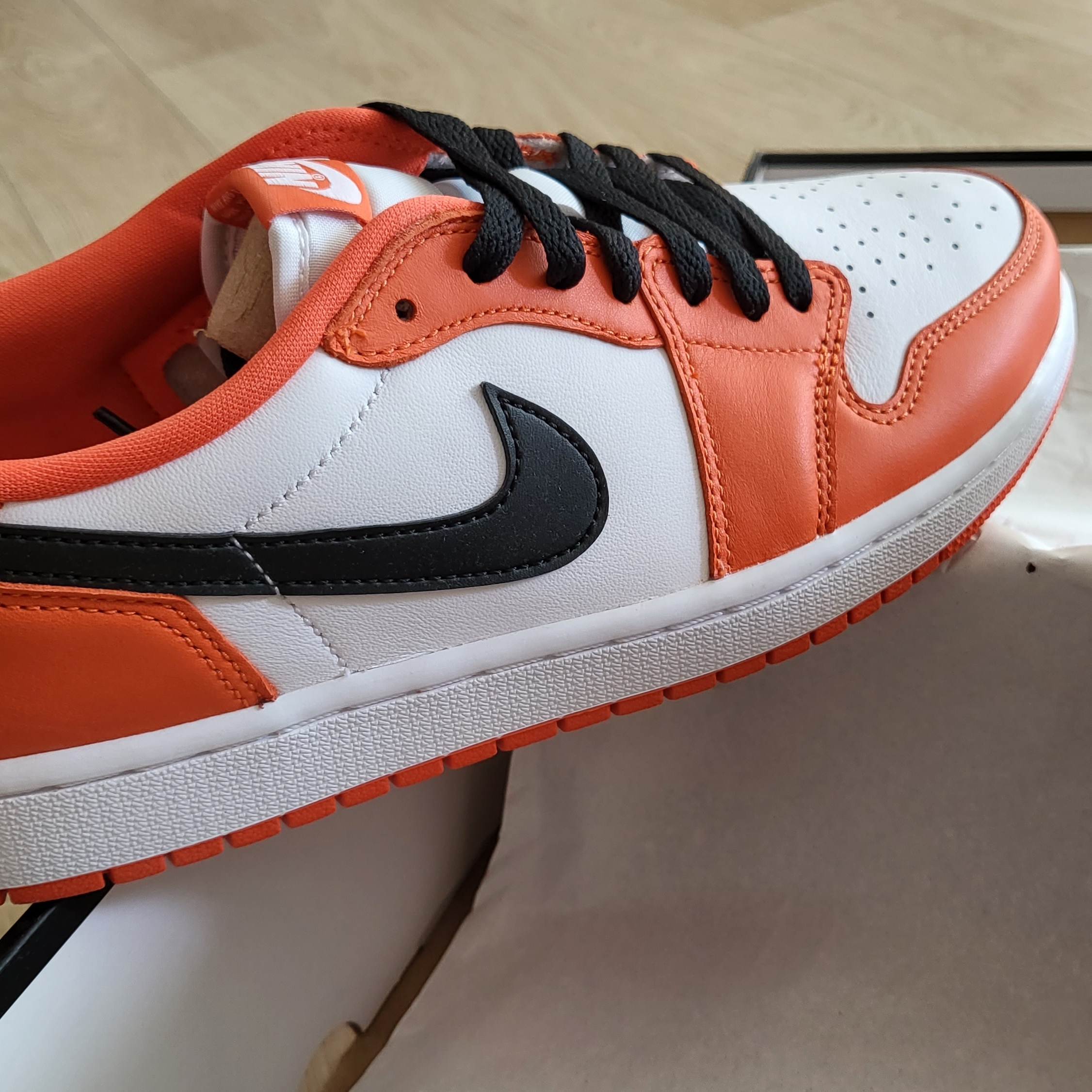 Jordan 1 Low OG Starfish, (W) Jordan 1 Low OG Starfish 착용 스타일 - 1