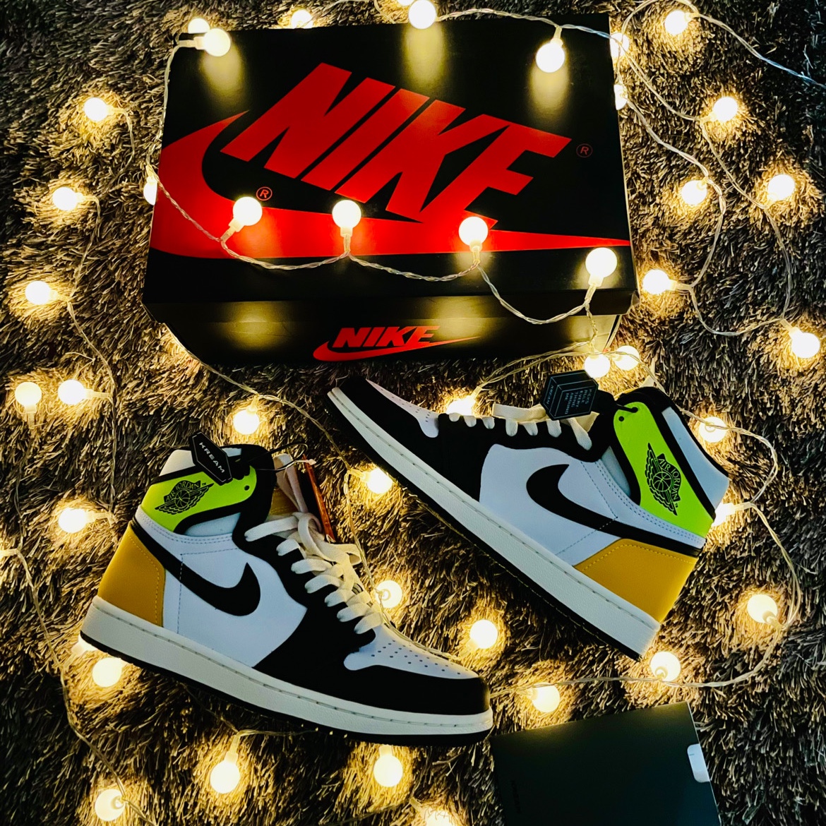 Jordan 1 Retro High OG Volt Gold 착용 스타일 - 3