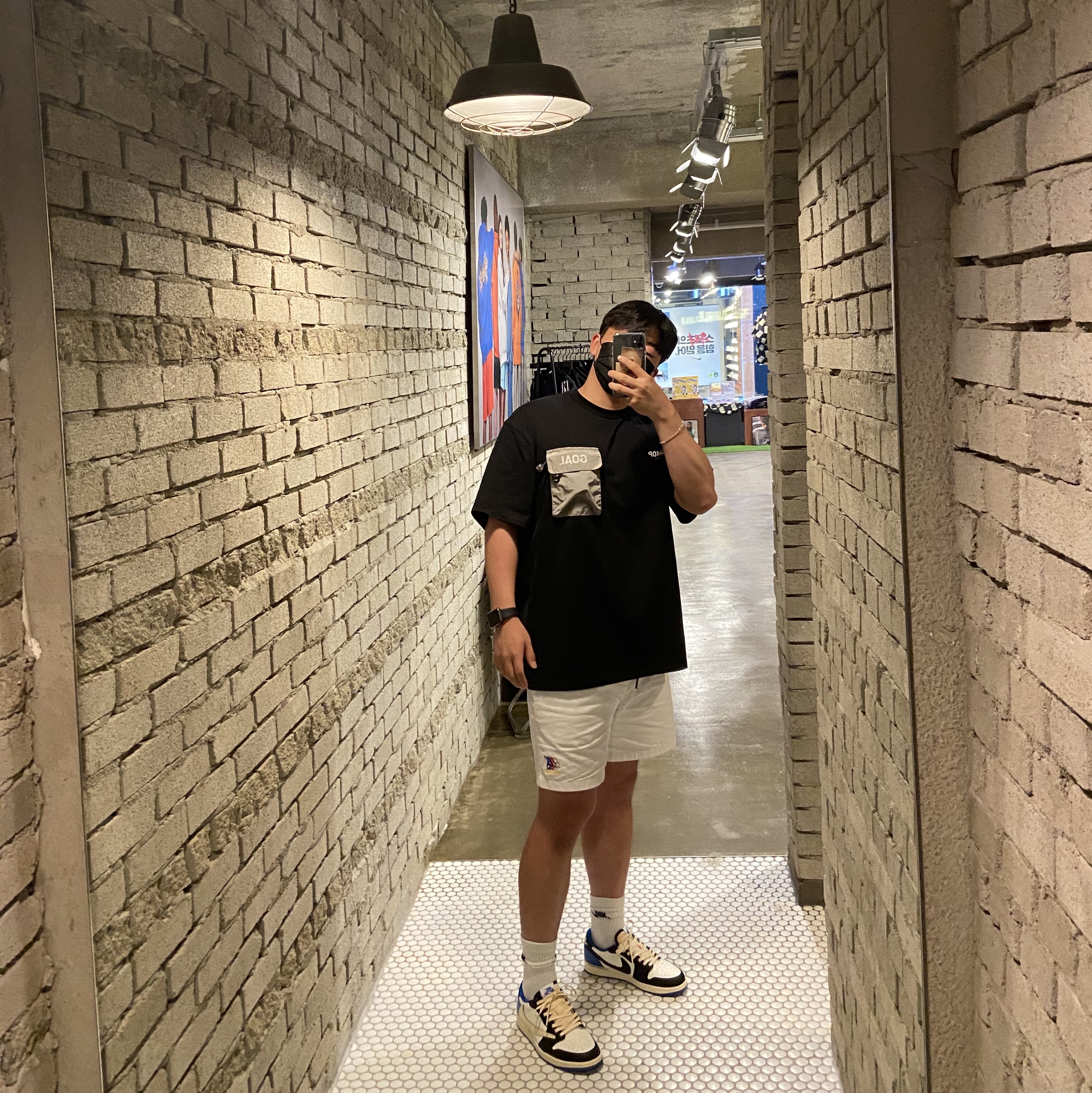 Jordan 1 x Travis Scott x Fragment Retro Low OG SP Military Blue 착용 스타일