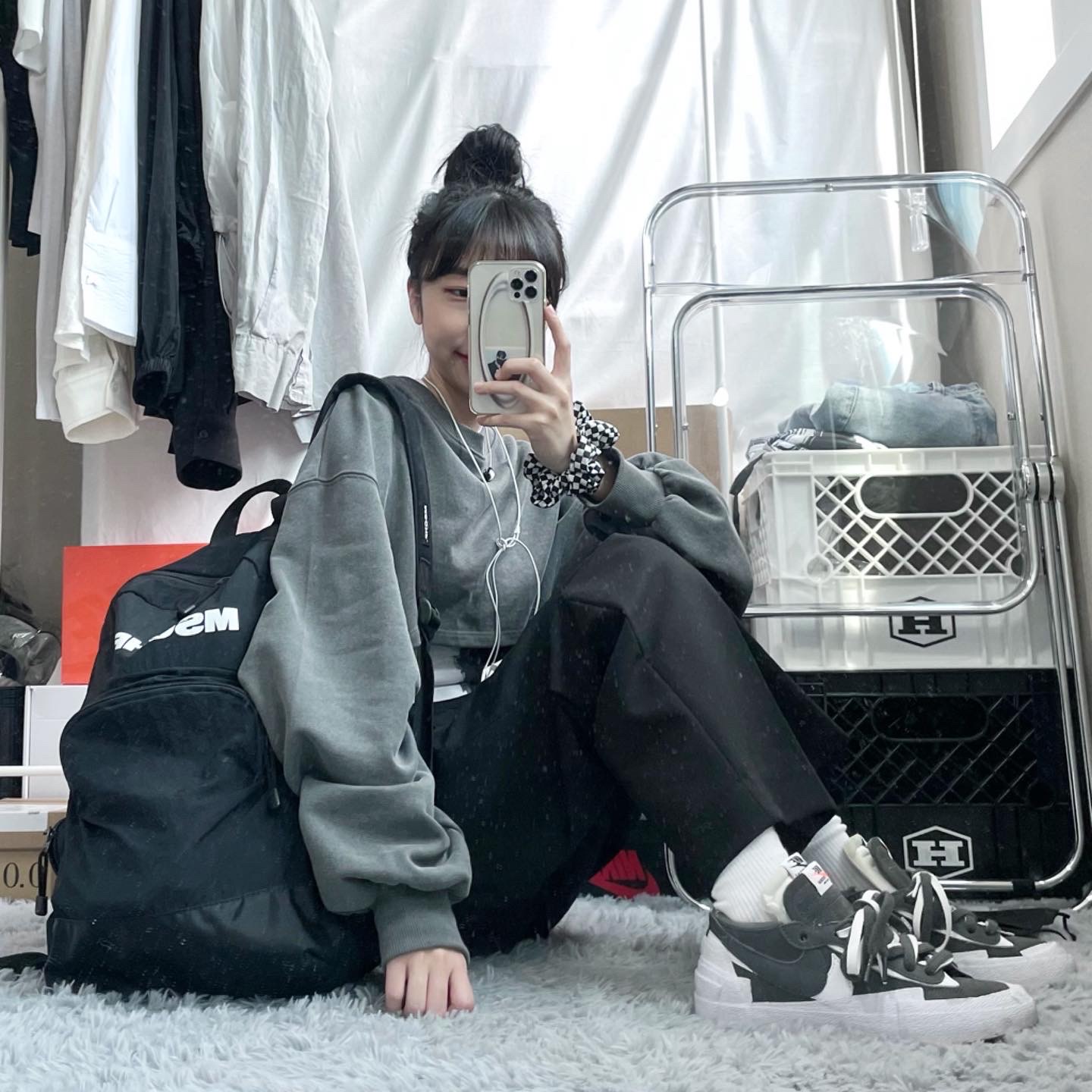 Nike x Sacai Blazer Low Iron Grey 착용 스타일 - 3