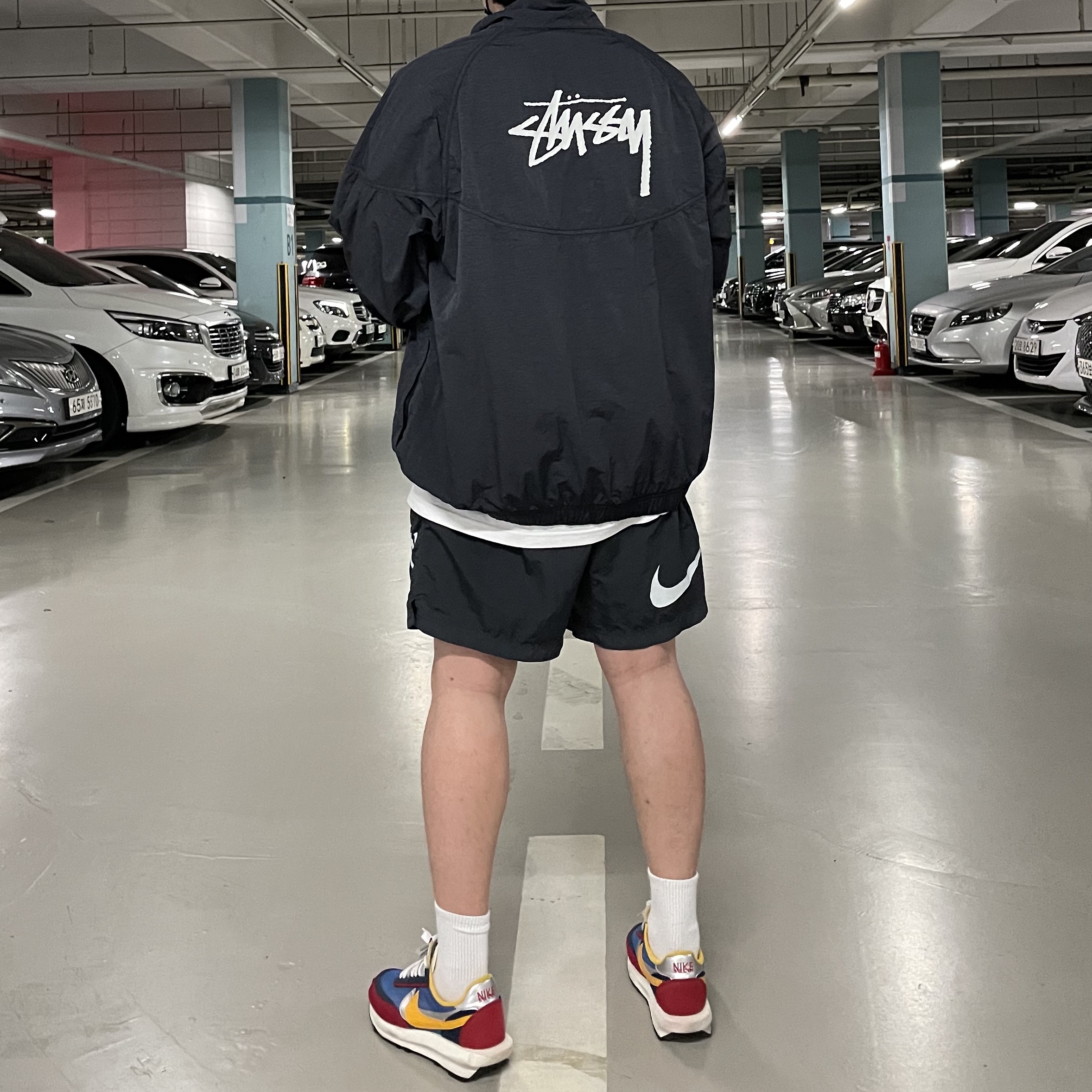 Nike x Sacai LDWaffle Blue Multi, Nike x Stussy Windrunner Jacket Off Noir 착용 스타일