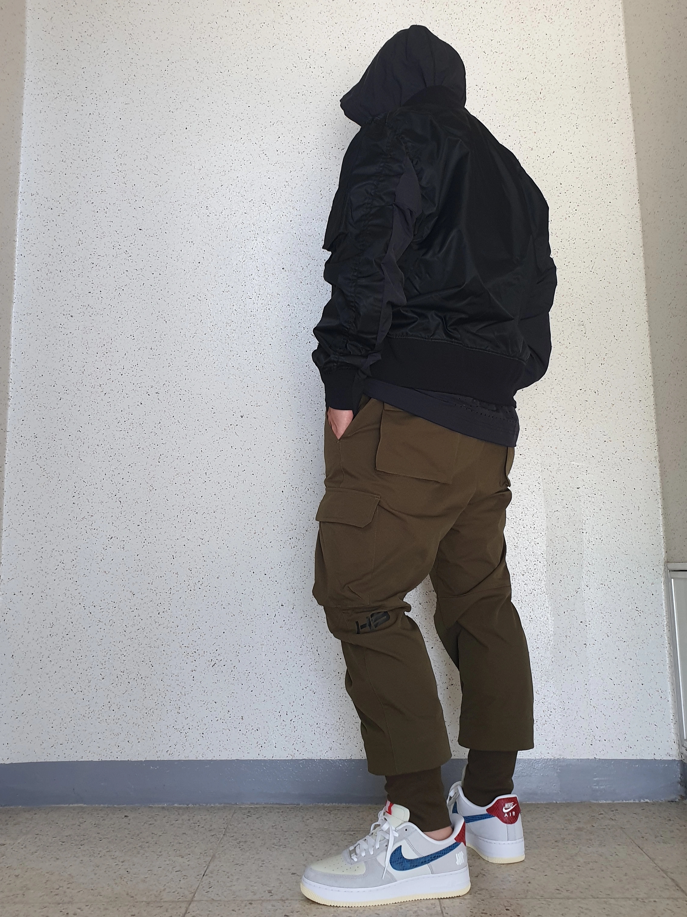 Nike x Sacai NRG Layered Bomber Jacket Black - US/EU, Nike x Undefeated Air Force 1 Low SP 5 On It 착용 스타일 - 1