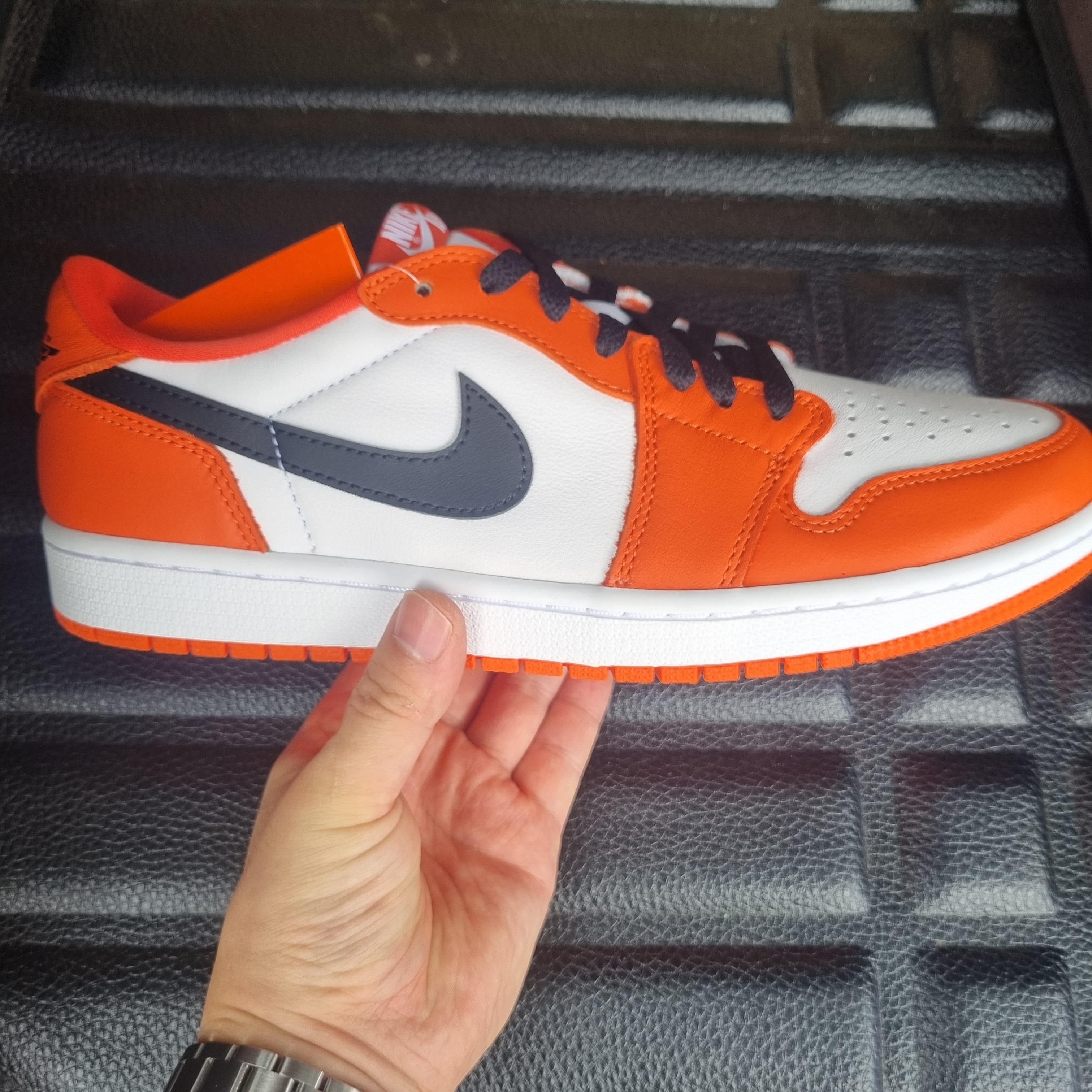 Jordan 1 Low OG Starfish 착용 스타일 - 2