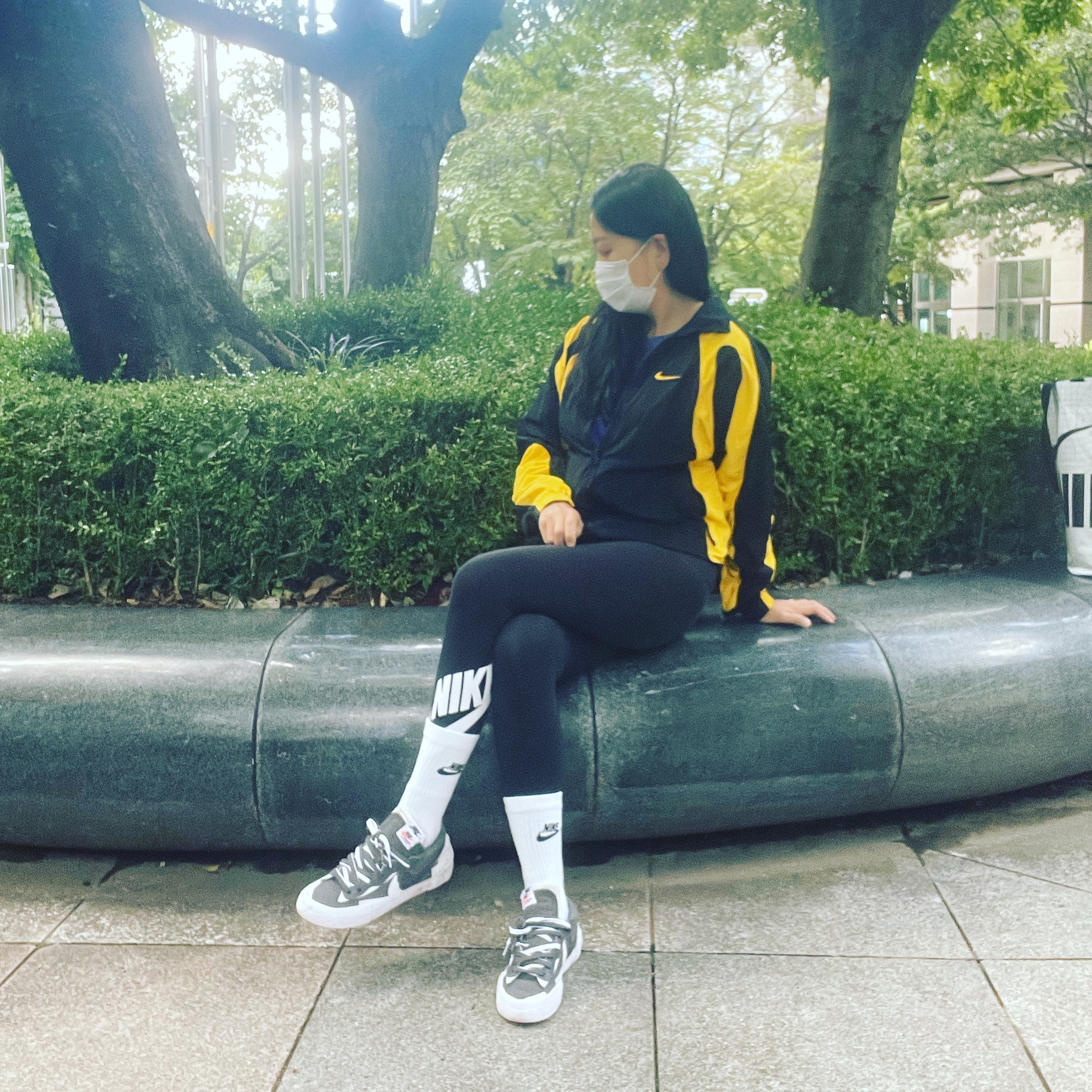 Nike x Sacai Blazer Low Iron Grey, Nike x Drake Nocta Essential Track Jacket - US/EU 착용 스타일