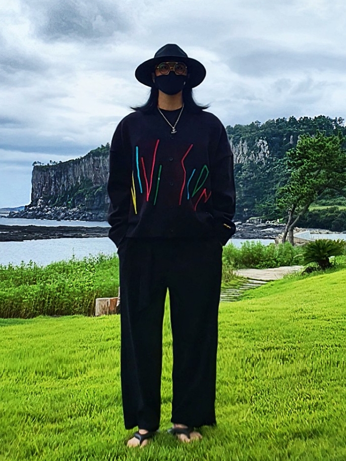 New Balance x Taw&Toe Flip Flop Black 착용 스타일