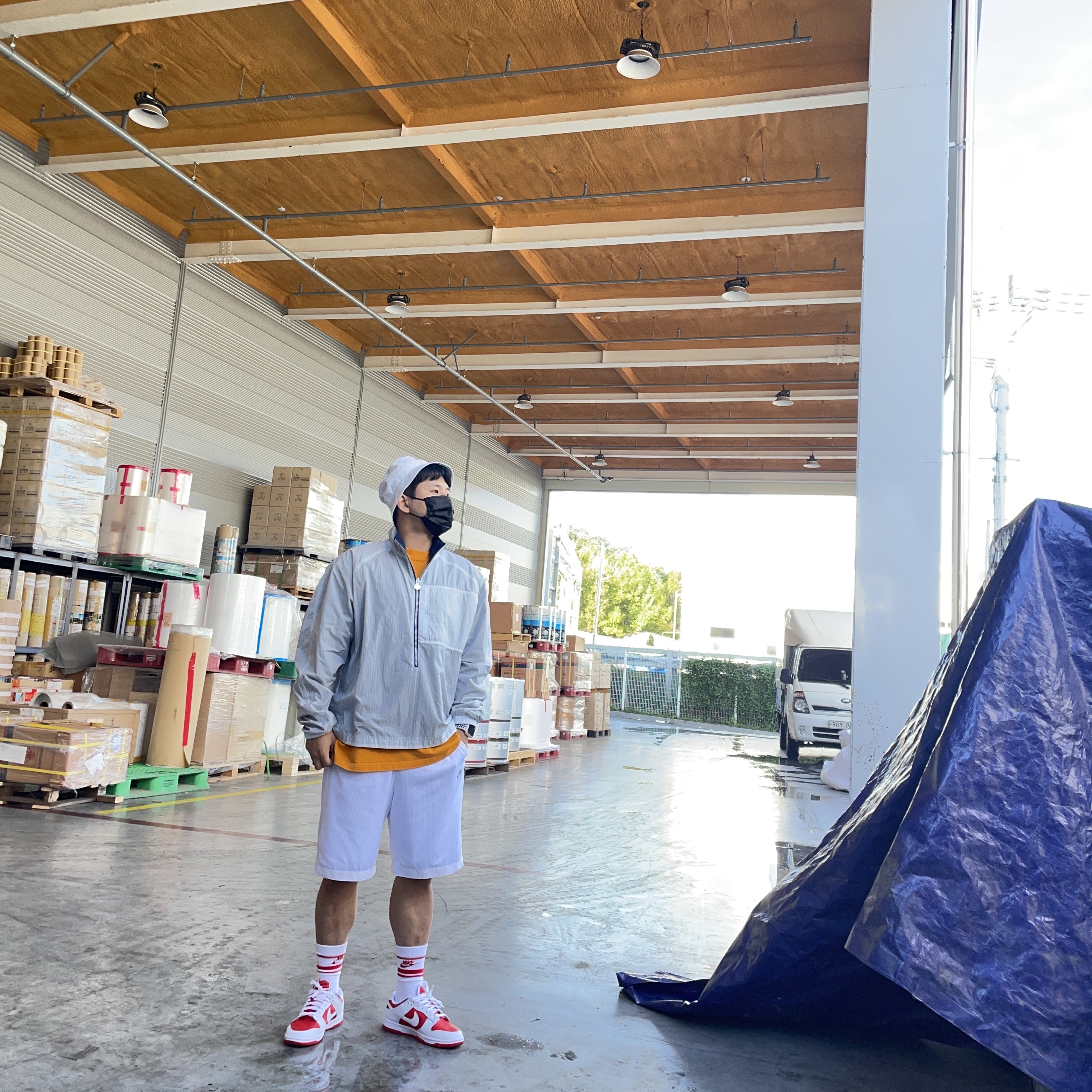 Nike x Kim Jones Reversible Wind Breaker Navy - US/EU, Nike x Kim Jones Mesh Shorts White - US/EU 착용 스타일
