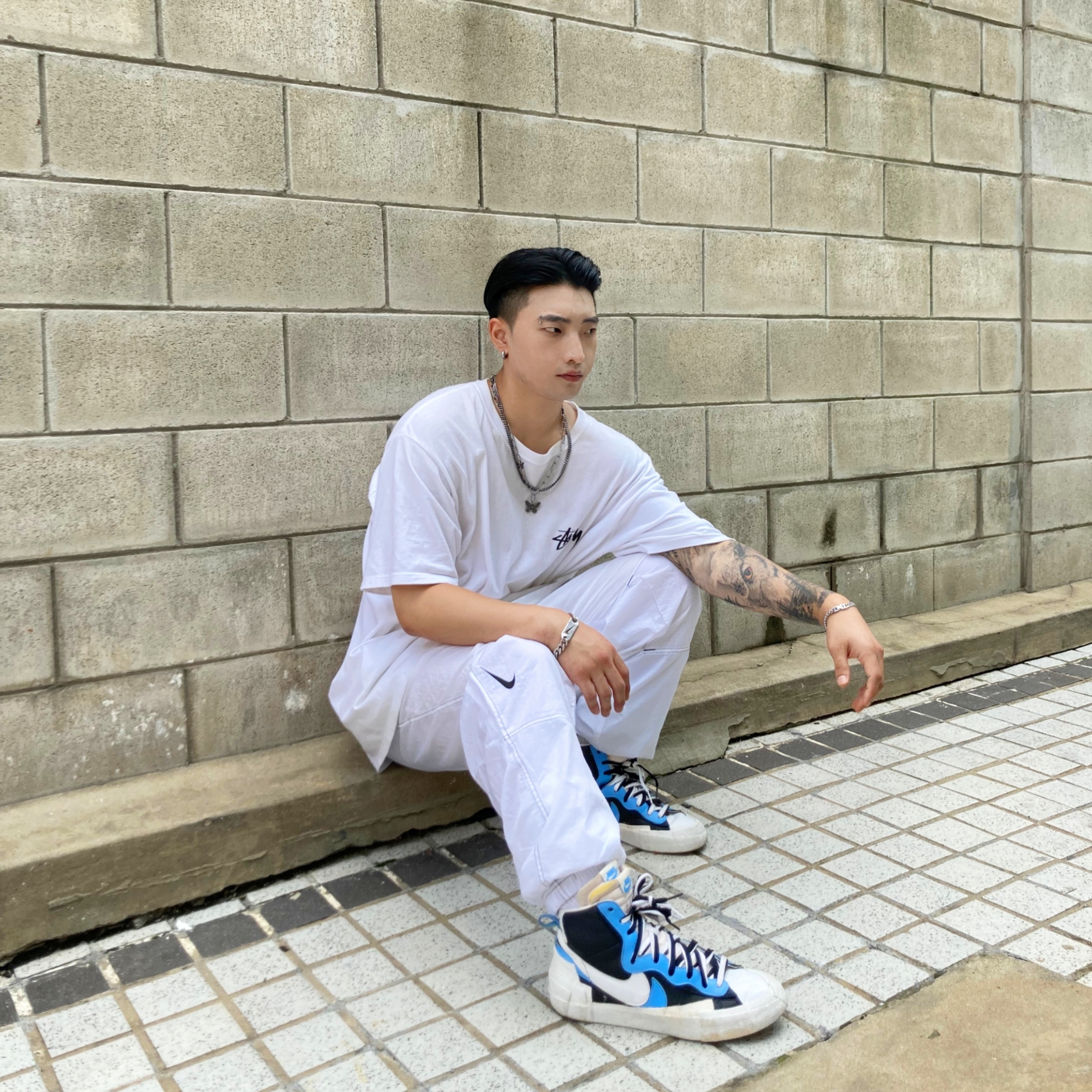 Nike x Sacai Blazer Mid White Black Legend Blue 착용 스타일