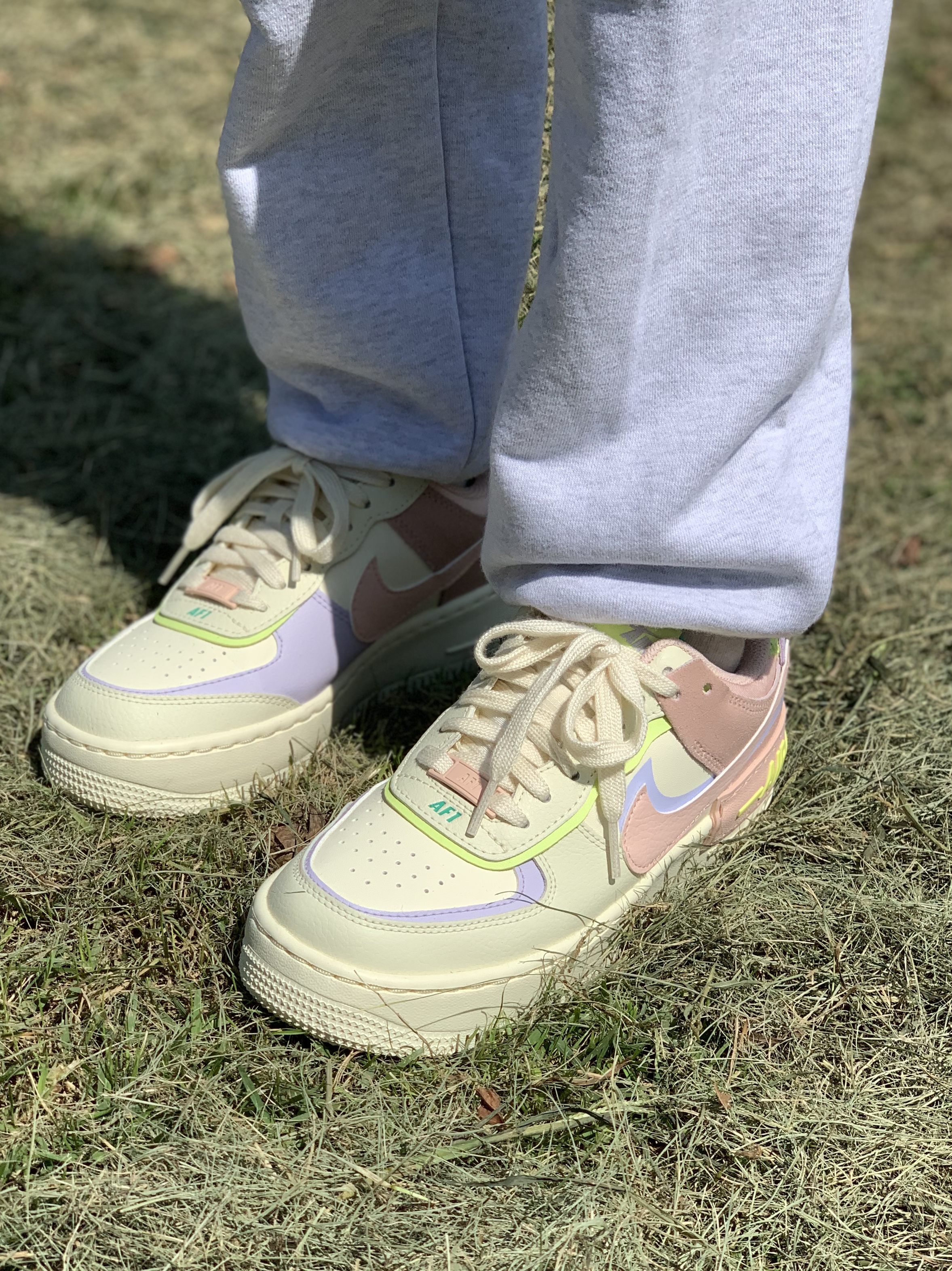 (W) Nike Air Force 1 Shadow Cashmere 착용 스타일 - 1