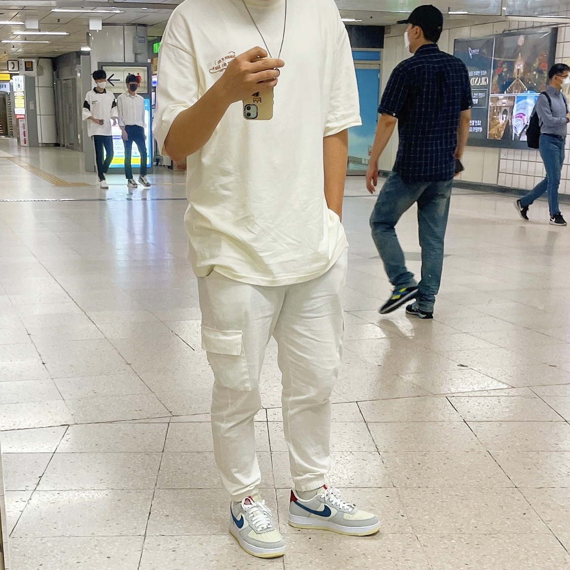 Nike x Undefeated Air Force 1 Low SP 5 On It 착용 스타일