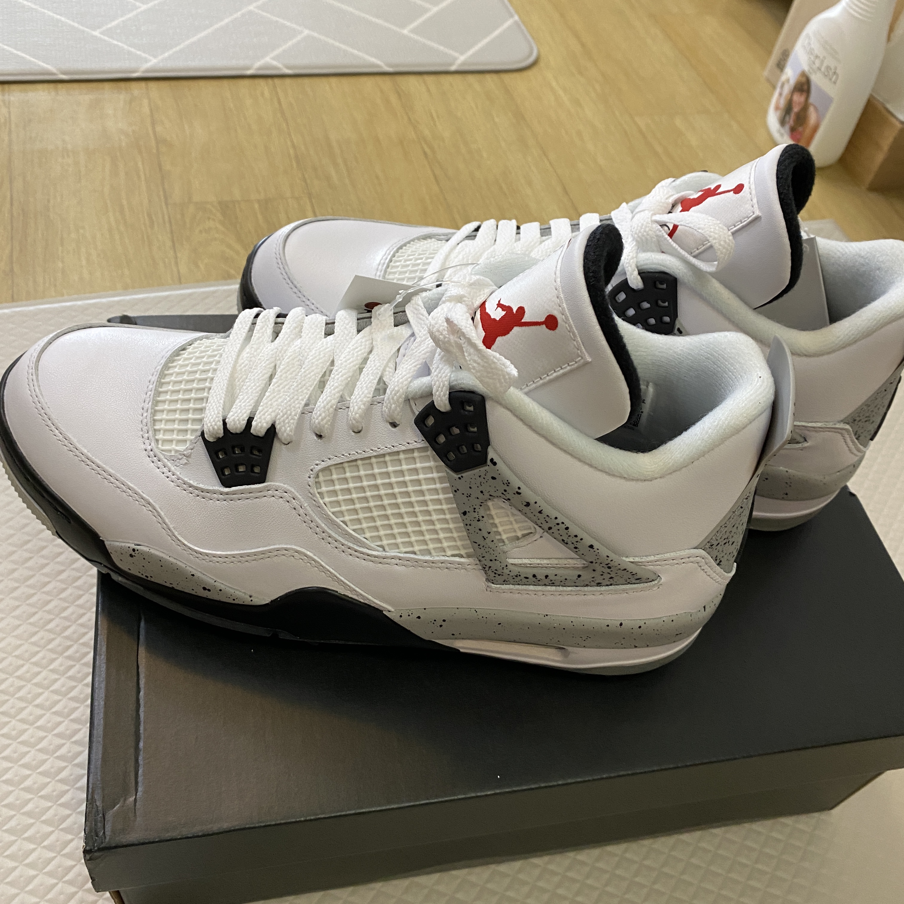 Jordan 4 Golf White Cement 착용 스타일