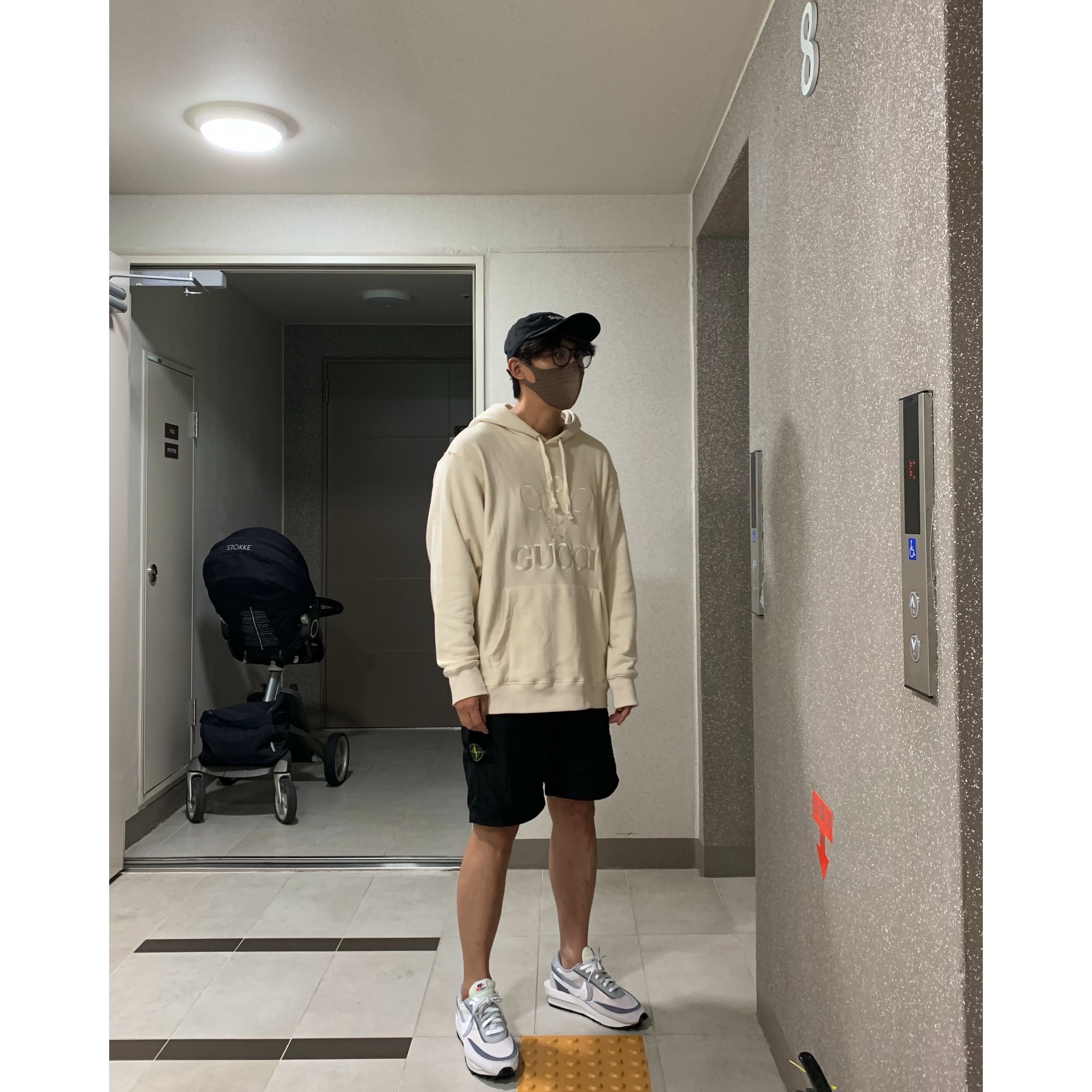 Nike x Sacai LDWaffle Summit White 착용 스타일