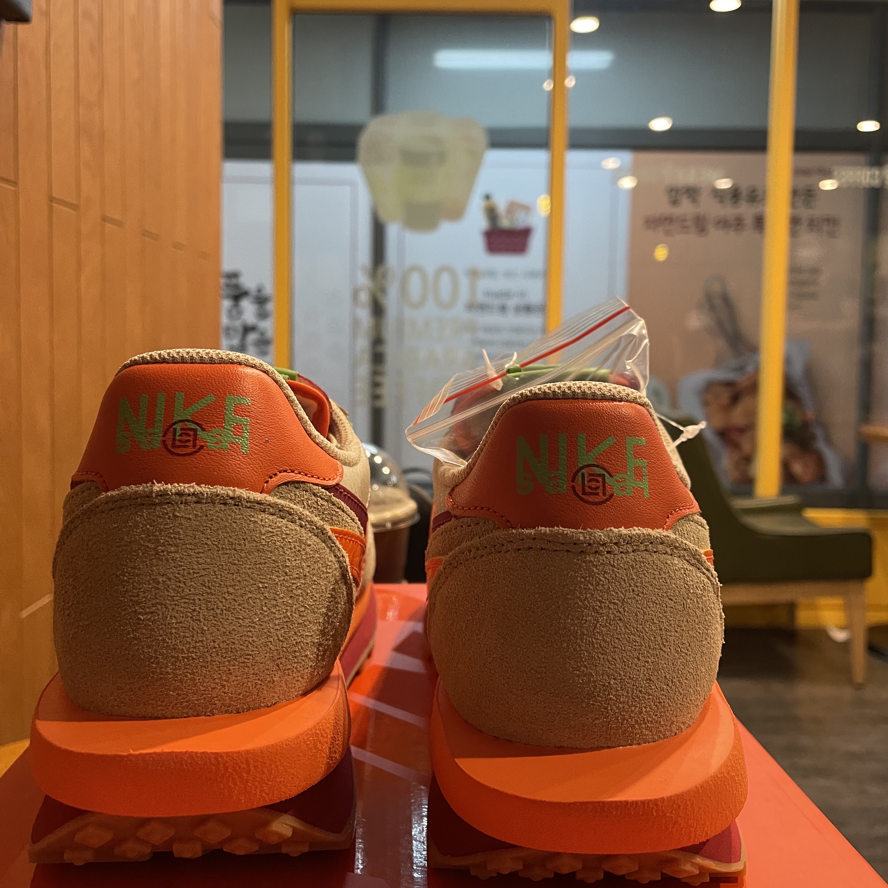 Nike x Sacai x Clot LDWaffle Orange Blaze 착용 스타일 - 2