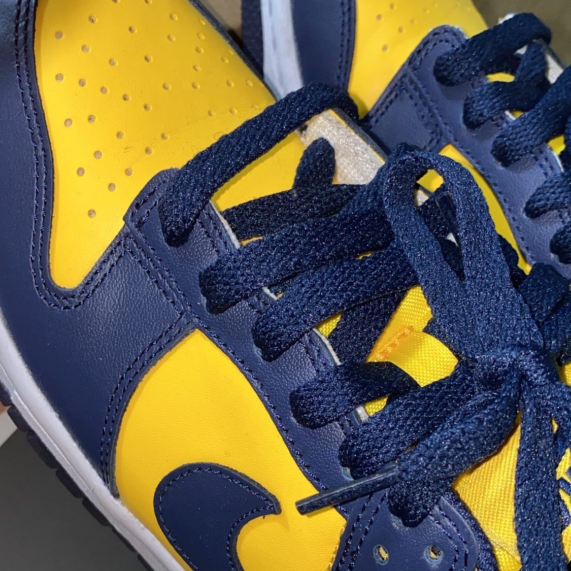 (GS) Nike Dunk Low Varsity Maize 착용 스타일