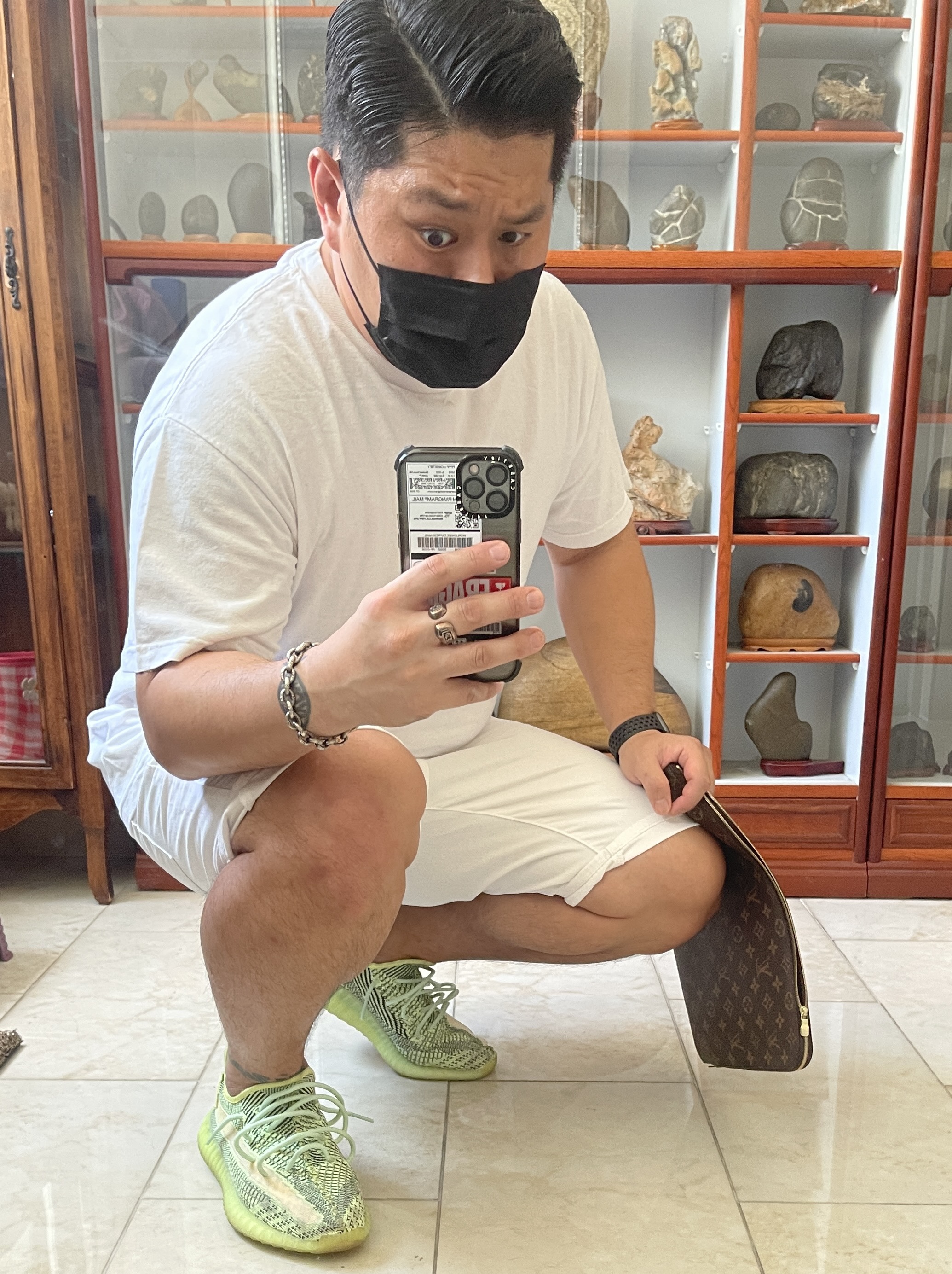 Adidas Yeezy Boost 350 V2 Yeezreel - Non-Reflective 착용 스타일