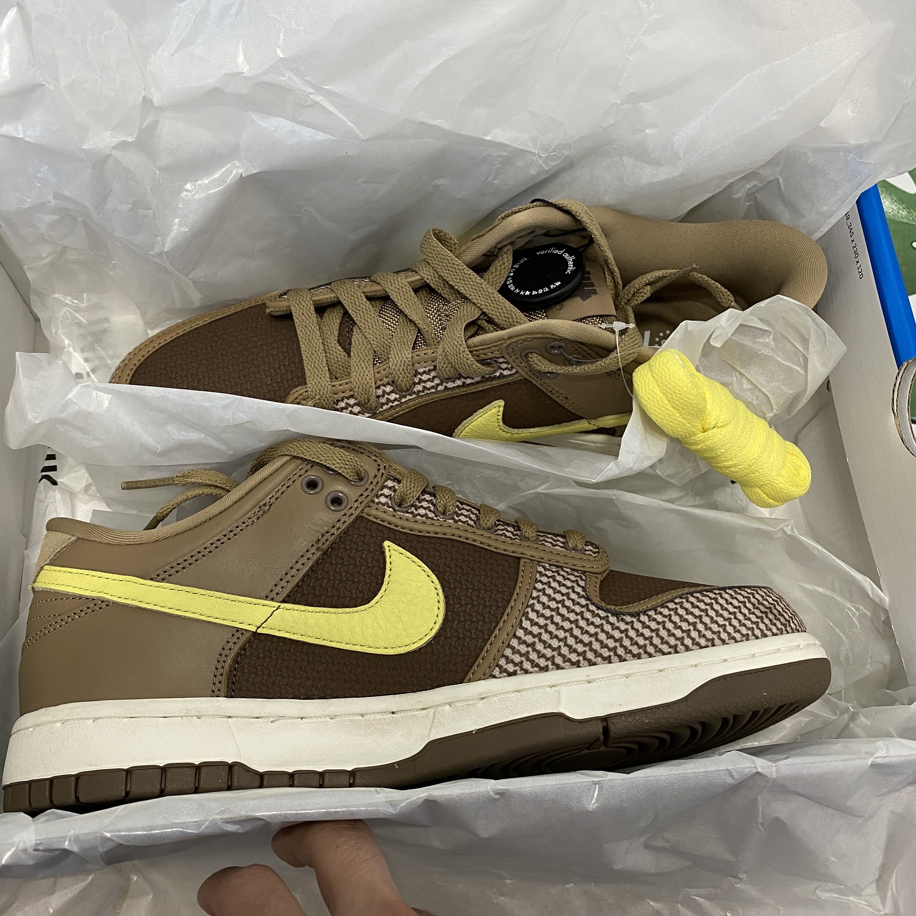 Nike x Undefeated Dunk Low SP Canteen 착용 스타일 - 1
