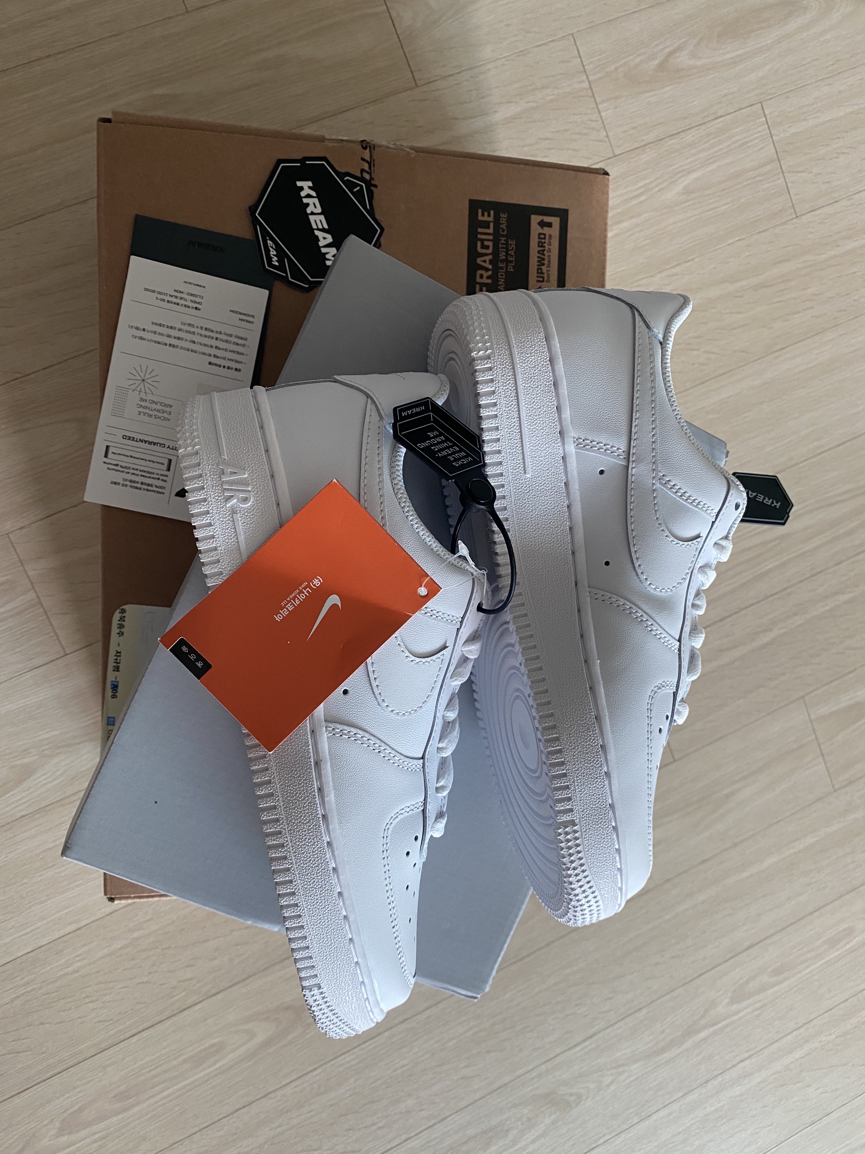 (W) Nike Air Force 1 '07 Low White 착용 스타일 - 3