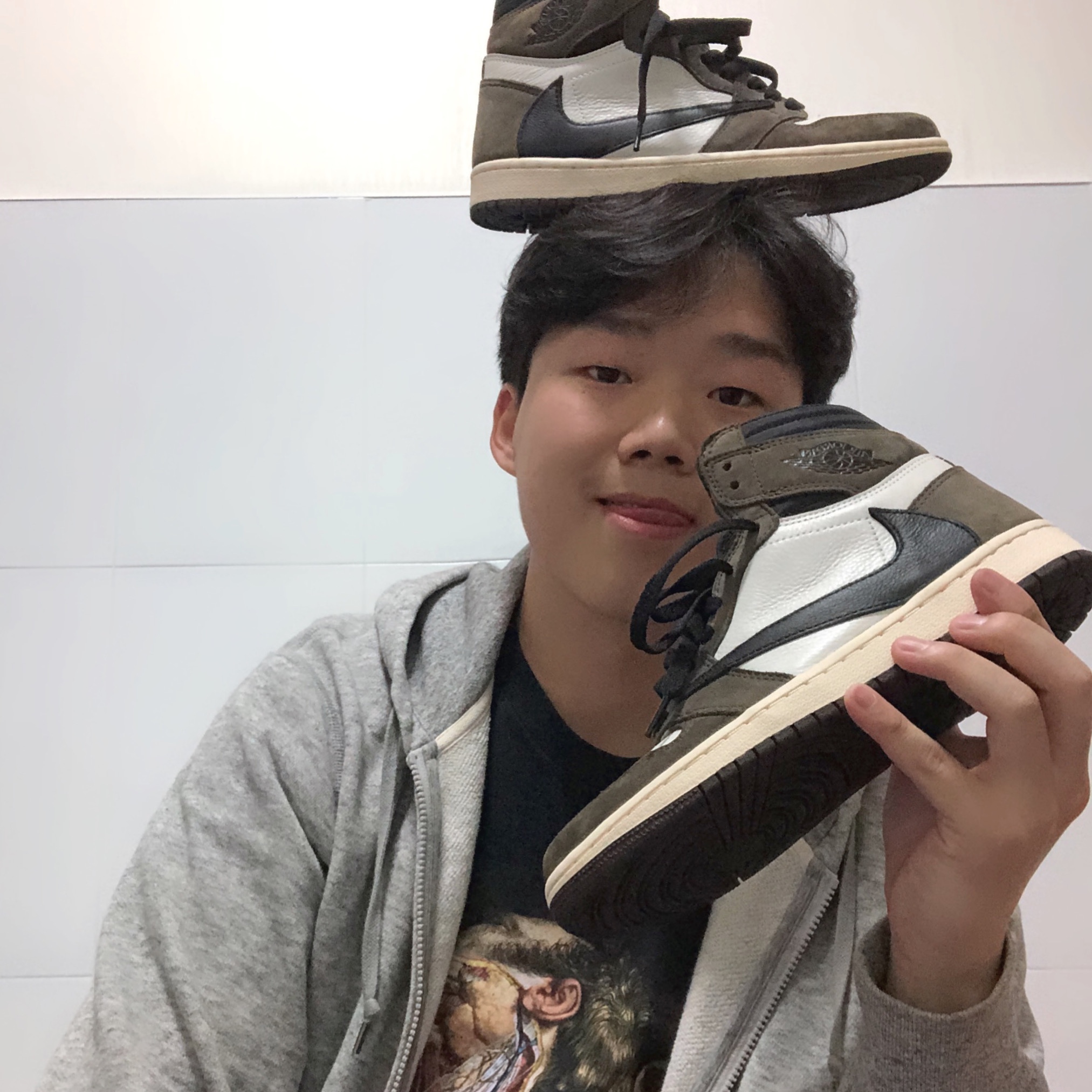 Jordan 1 x Travis Scott Retro High OG SP Mocha 착용 스타일