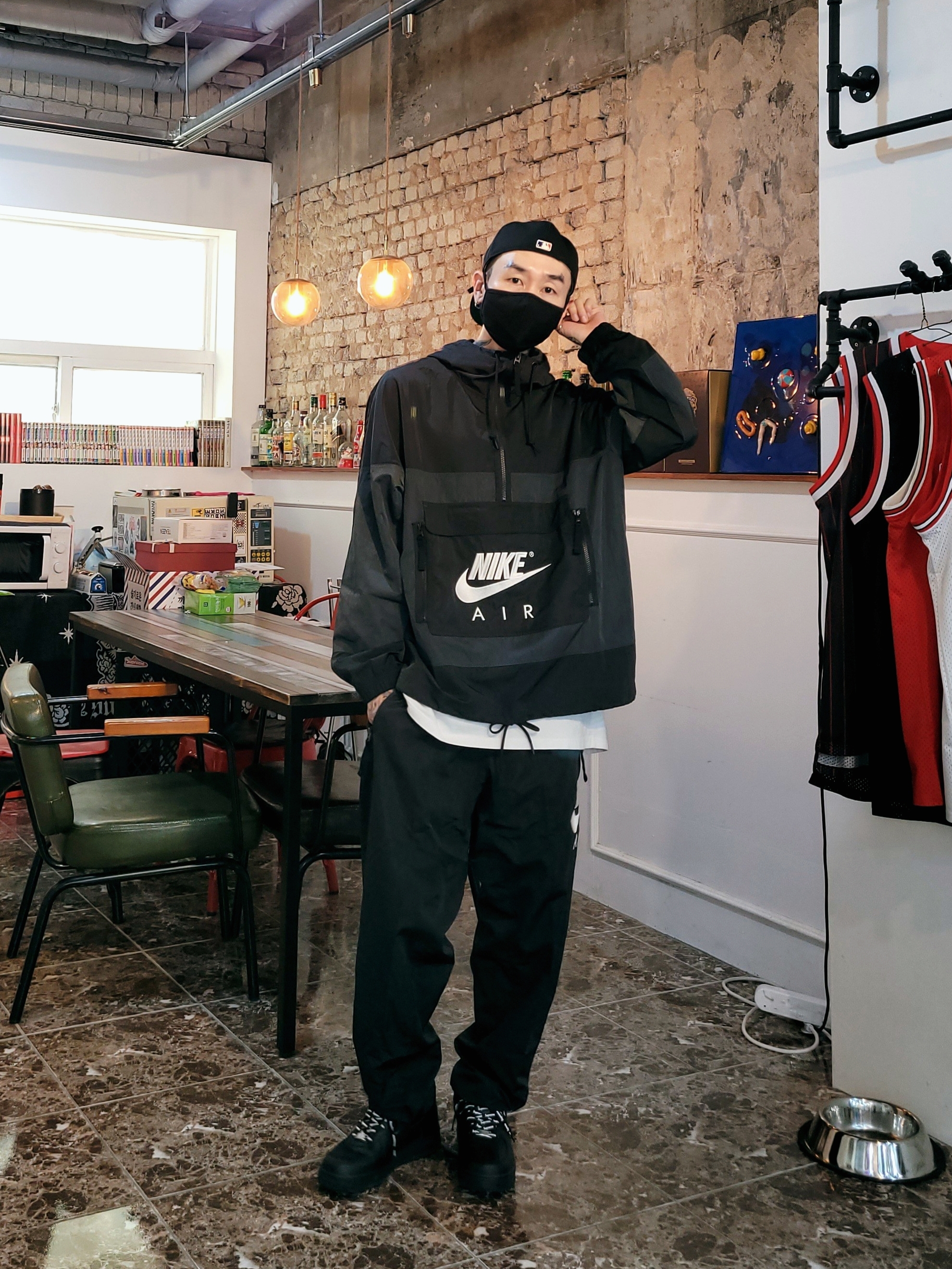 Nike x Supreme Air Force 1 Low Black 착용 스타일