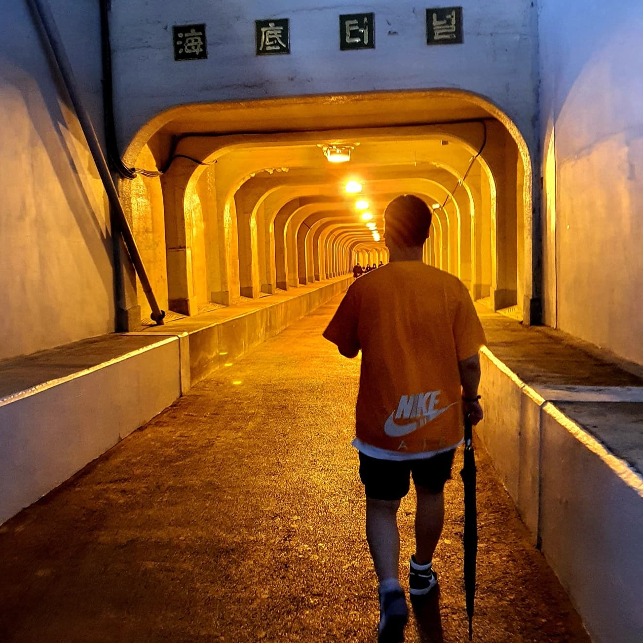 Jordan 1 Retro High OG Black White 2014, Nike x Kim Jones Oversized T-Shirt Circuit Orange - US/EU 착용 스타일